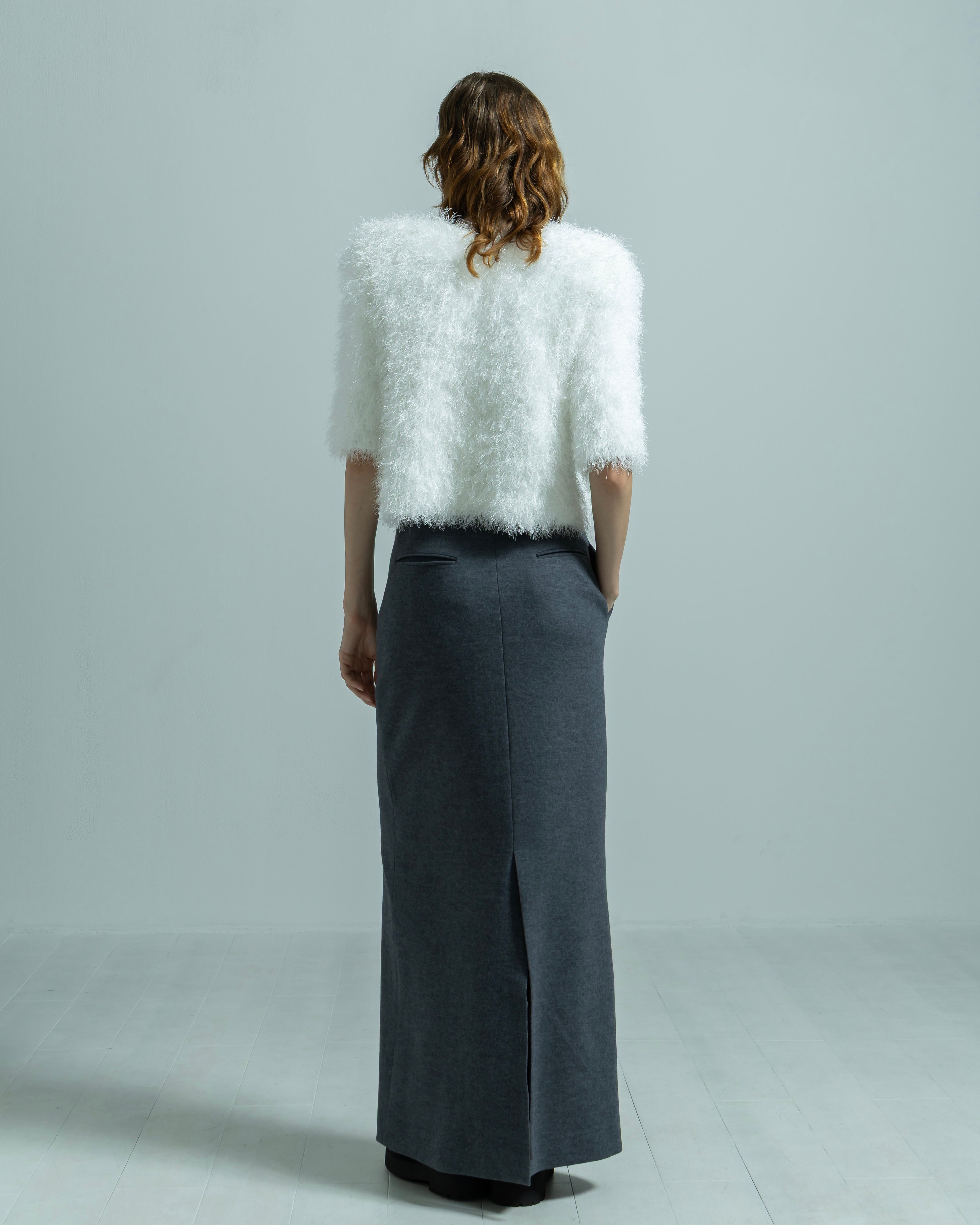 POWER SHOULDER HALF SLEEVE SHAGGY KNIT PULLOVER(パワーショルダーハーフスリーブシャギーニットプルオーバー)|BIYOMA(ビヨーマ)OFFICIAL ONLINE STORE