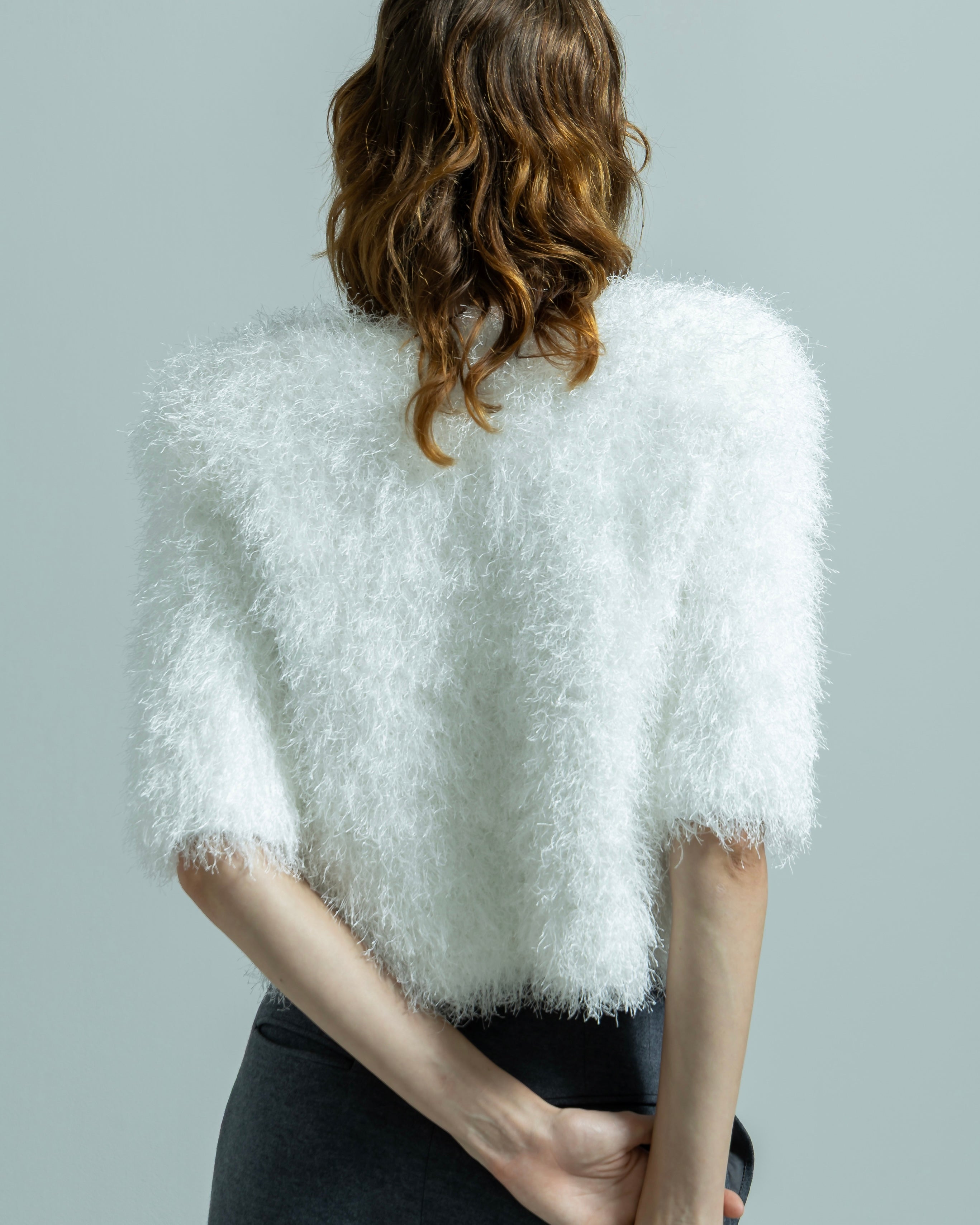 POWER SHOULDER HALF SLEEVE SHAGGY KNIT PULLOVER(パワーショルダーハーフスリーブシャギーニットプルオーバー)|BIYOMA(ビヨーマ)OFFICIAL ONLINE STORE