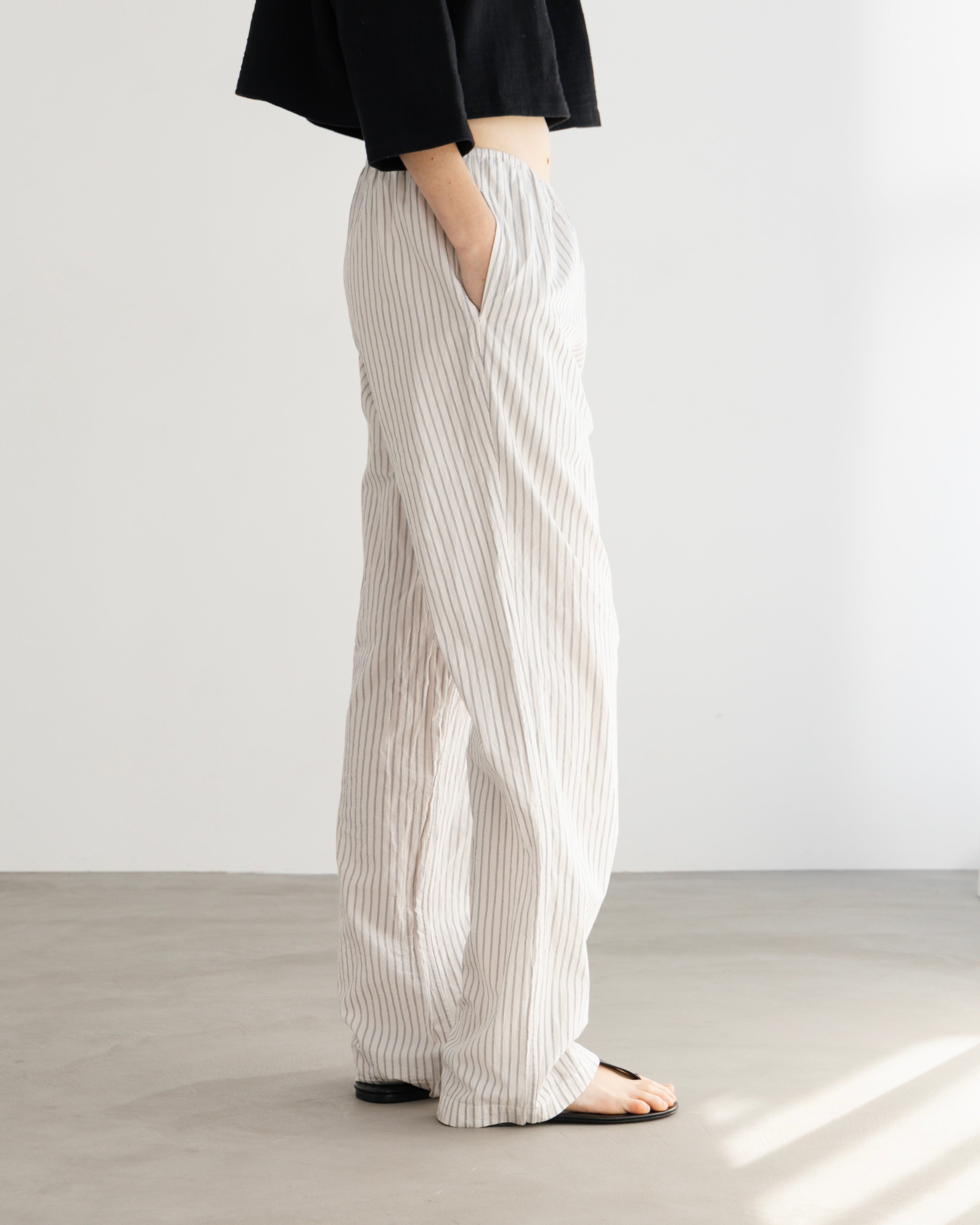 COTTON STRIPE RELAX PANTS(コットンストライプリラックスパンツ)|BIYOMA(ビヨーマ)OFFICIAL ONLINE STORE