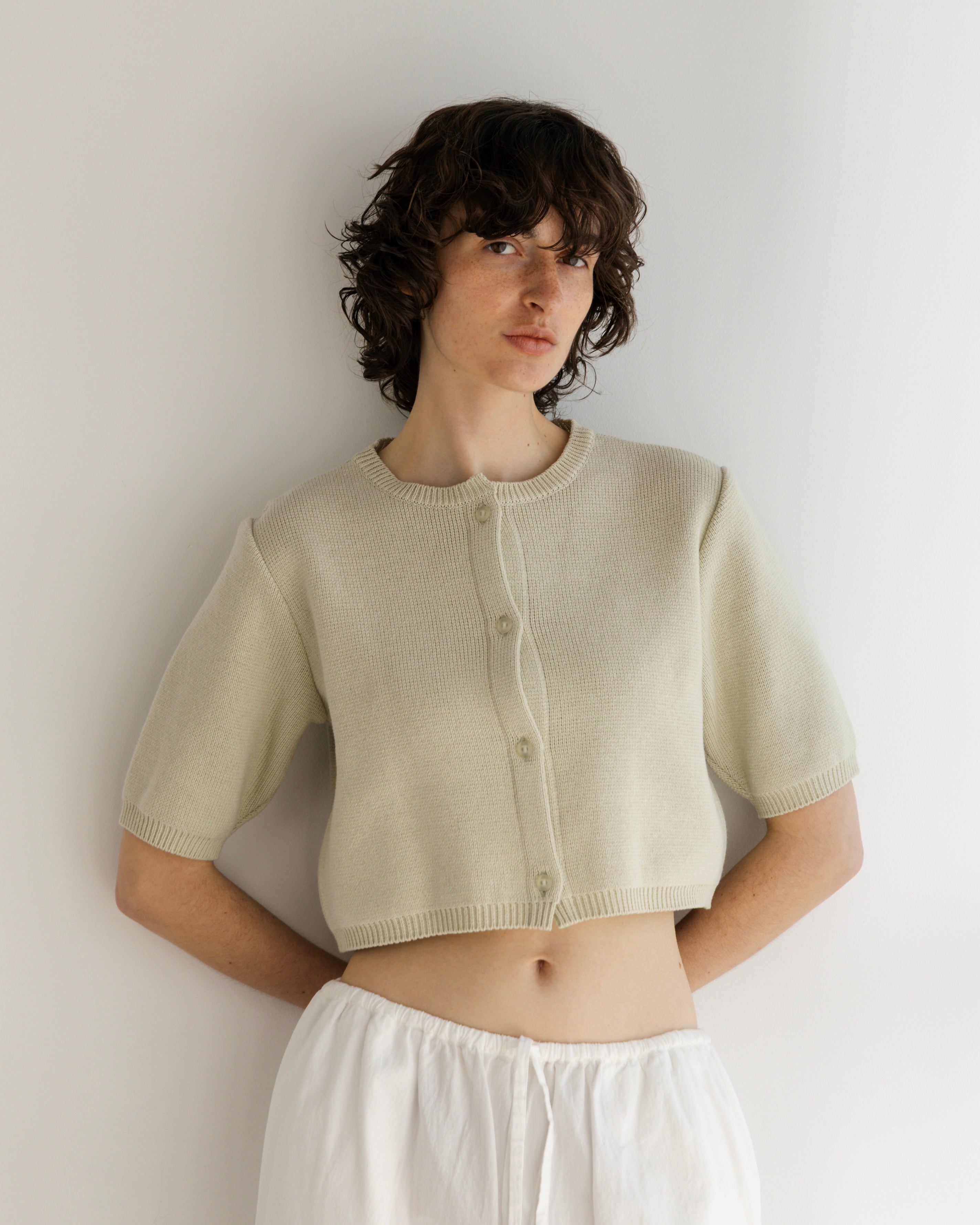 COTTON ACRYLIC SHORT SLEEVE KNIT CARDIGAN(コットンアクリルショートスリーブニットカーディガン)|BIYOMA(ビヨーマ)OFFICIAL ONLINE STORE
