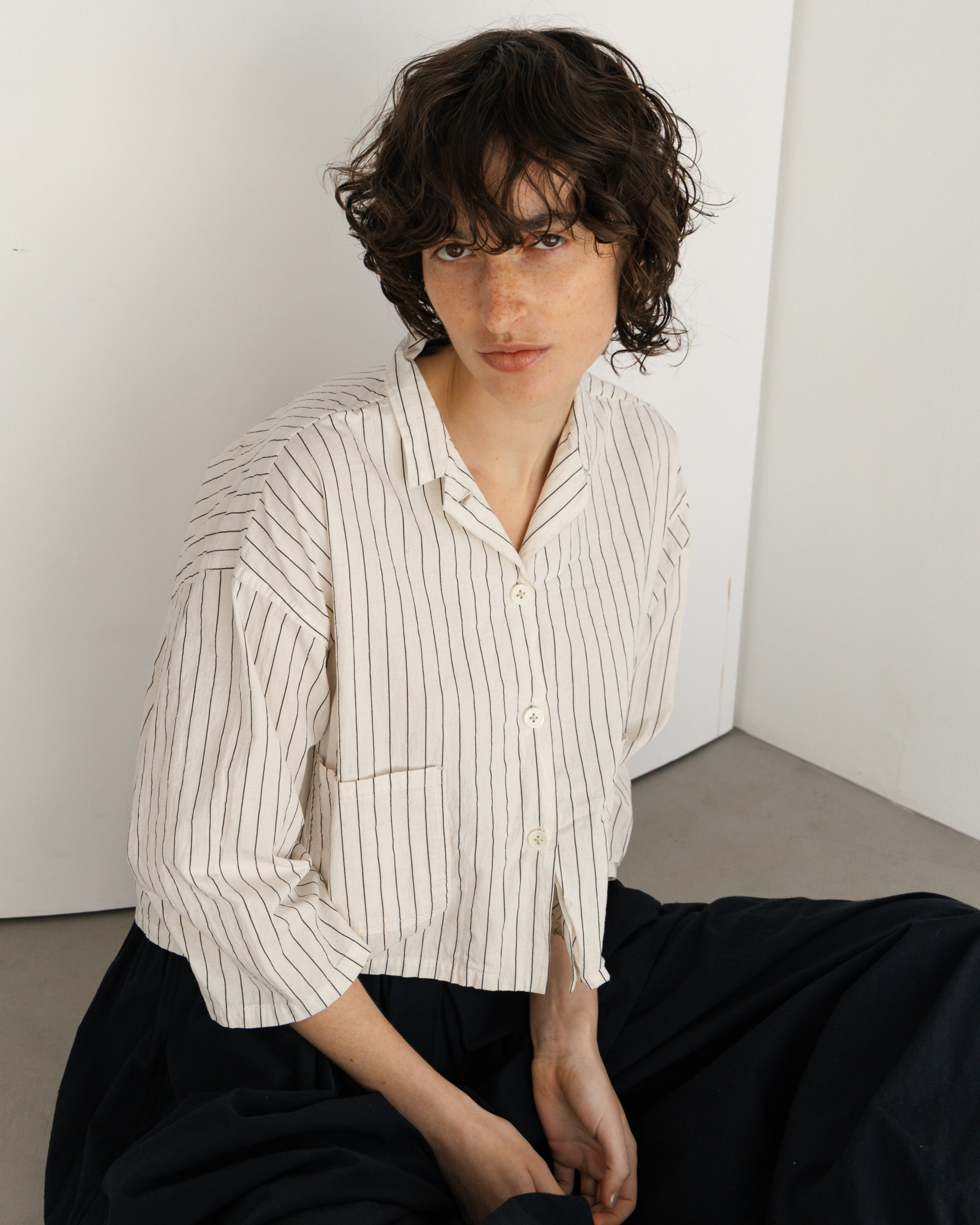 COTTON LINEN STRIPE W POCKET SHIRT(コットンリネンストライプダブルポケットシャツ)|BIYOMA(ビヨーマ)OFFICIAL ONLINE STORE