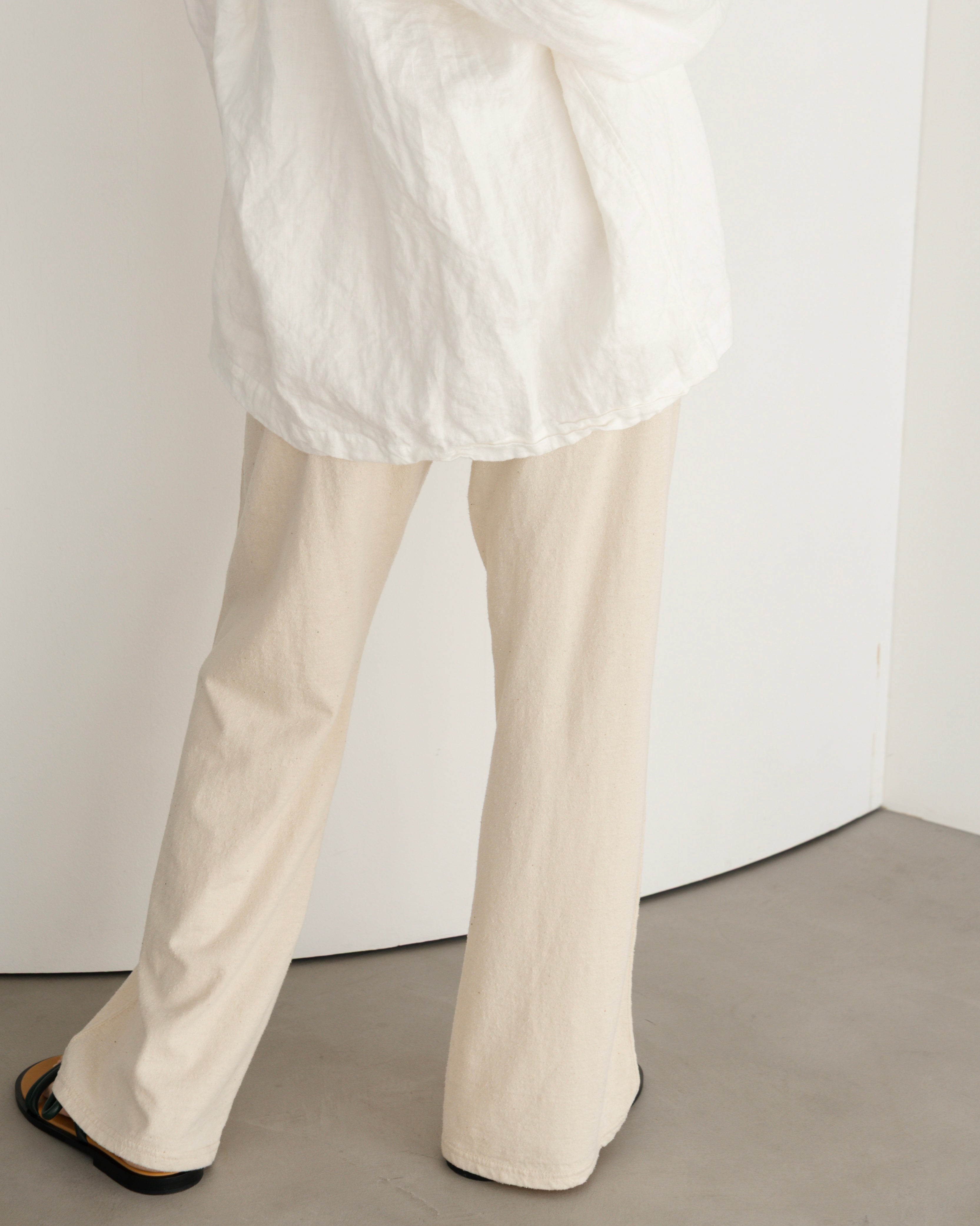 COTTON SILK LOOSE SILHOUETTE PANTS(コットンシルクルーズシルエットパンツ)|BIYOMA(ビヨーマ)OFFICIAL ONLINE STORE