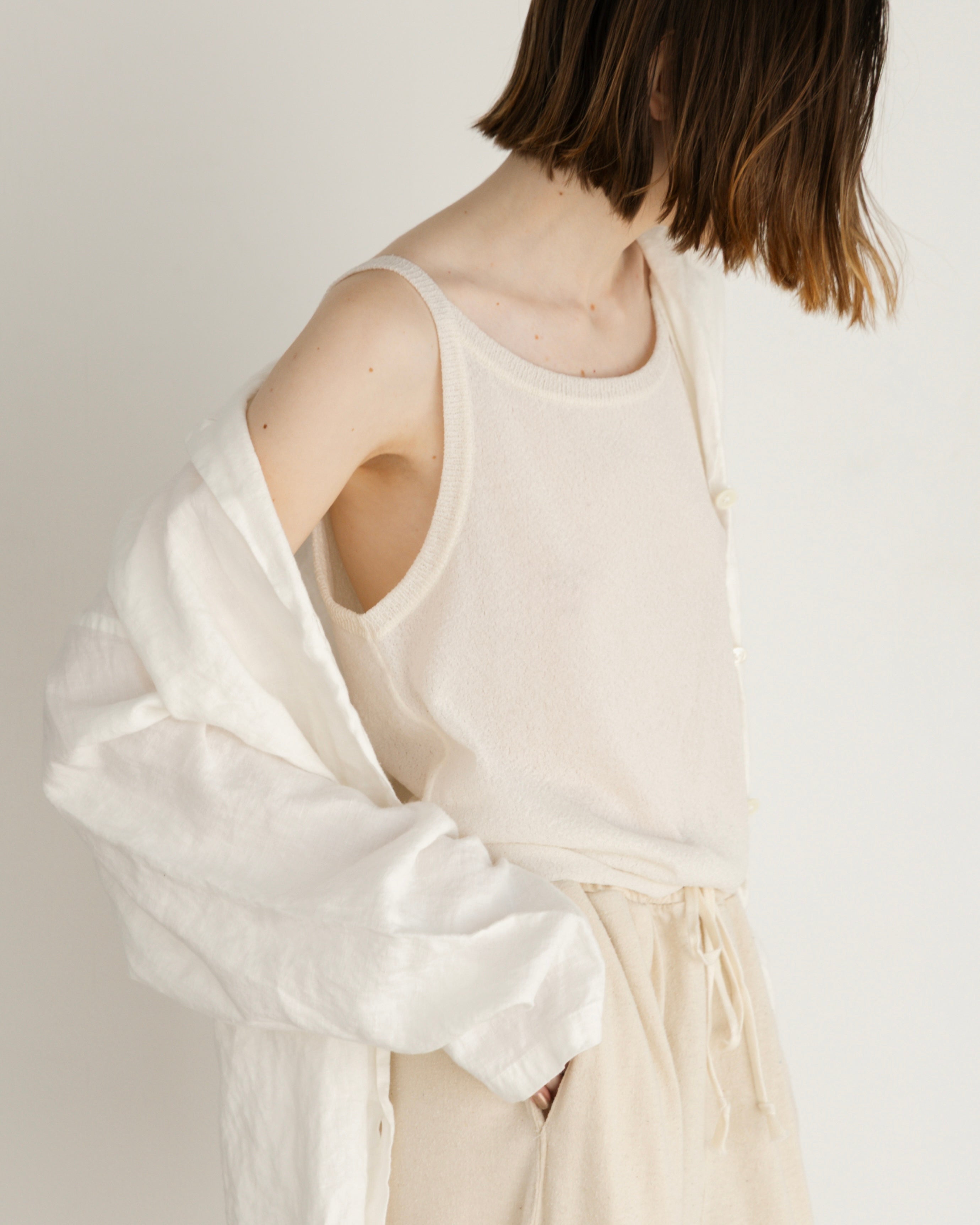 POLYESTER POWDERY KNIT CAMISOLE(ポリエステルパウダリーニットキャミソール)|BIYOMA(ビヨーマ)OFFICIAL ONLINE STORE
