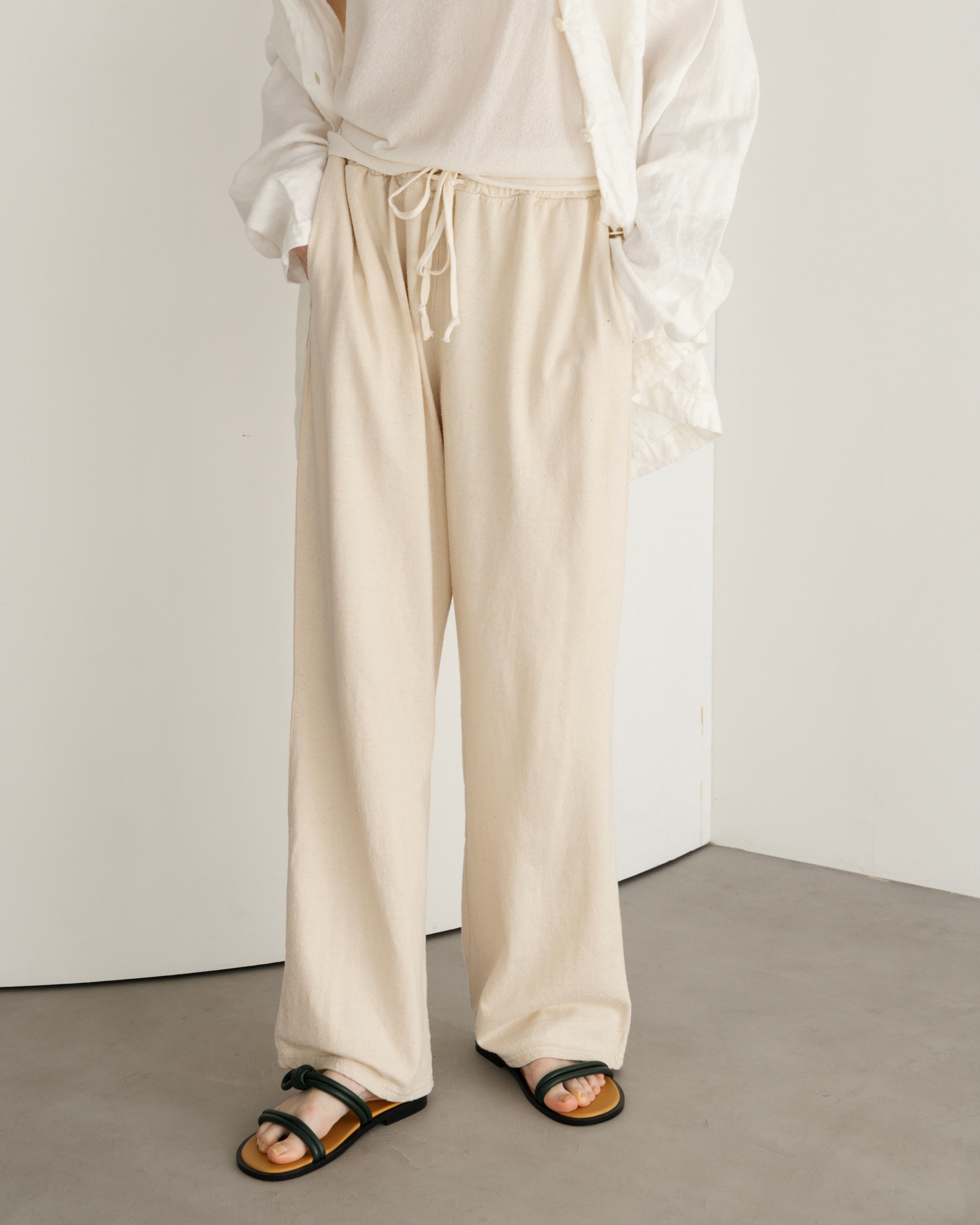 COTTON SILK LOOSE SILHOUETTE PANTS(コットンシルクルーズシルエットパンツ)|BIYOMA(ビヨーマ)OFFICIAL ONLINE STORE