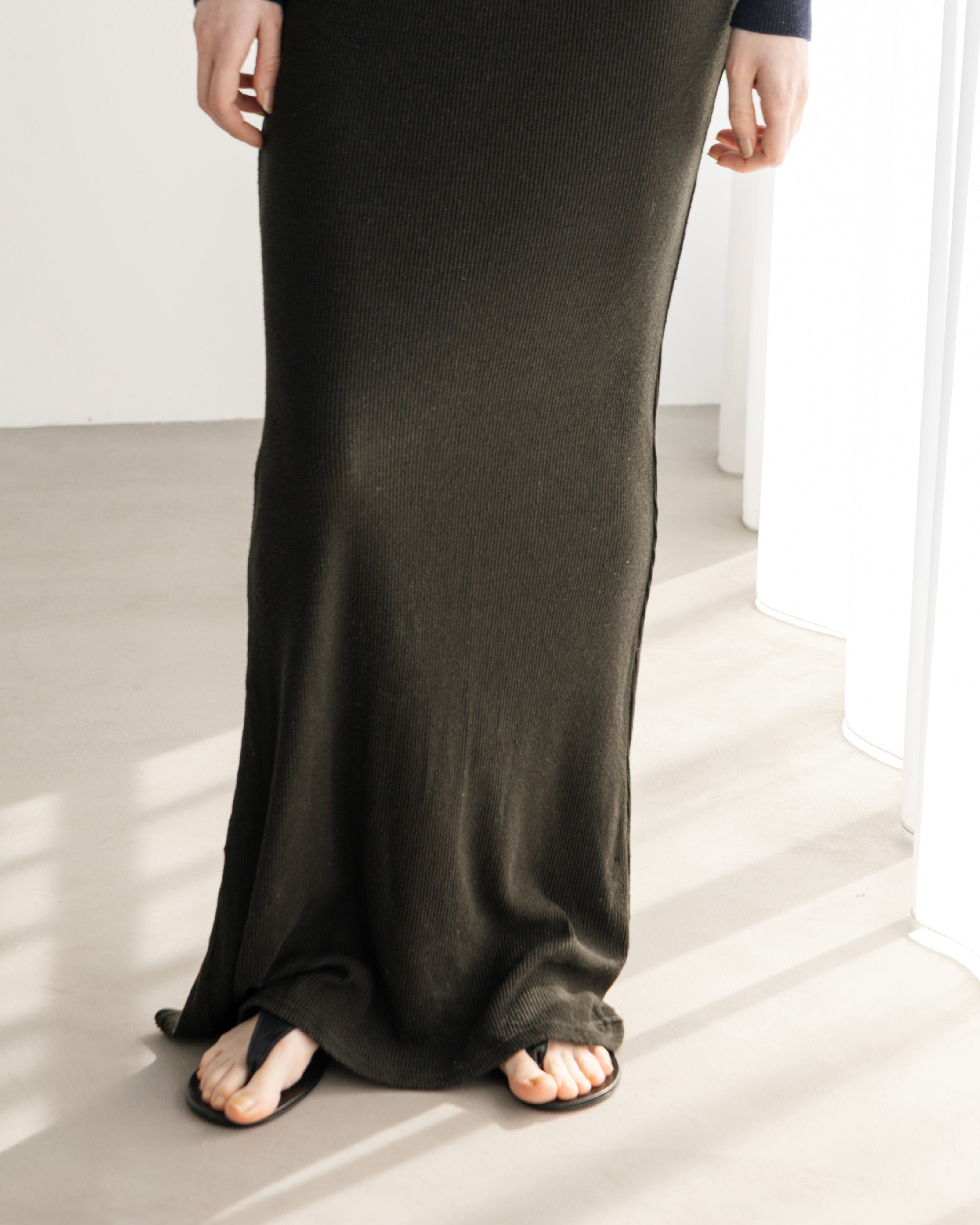 SILK RIB NO SLEEVE DRESS(シルクリブノースリーブドレス)|BIYOMA(ビヨーマ)OFFICIAL ONLINE STORE