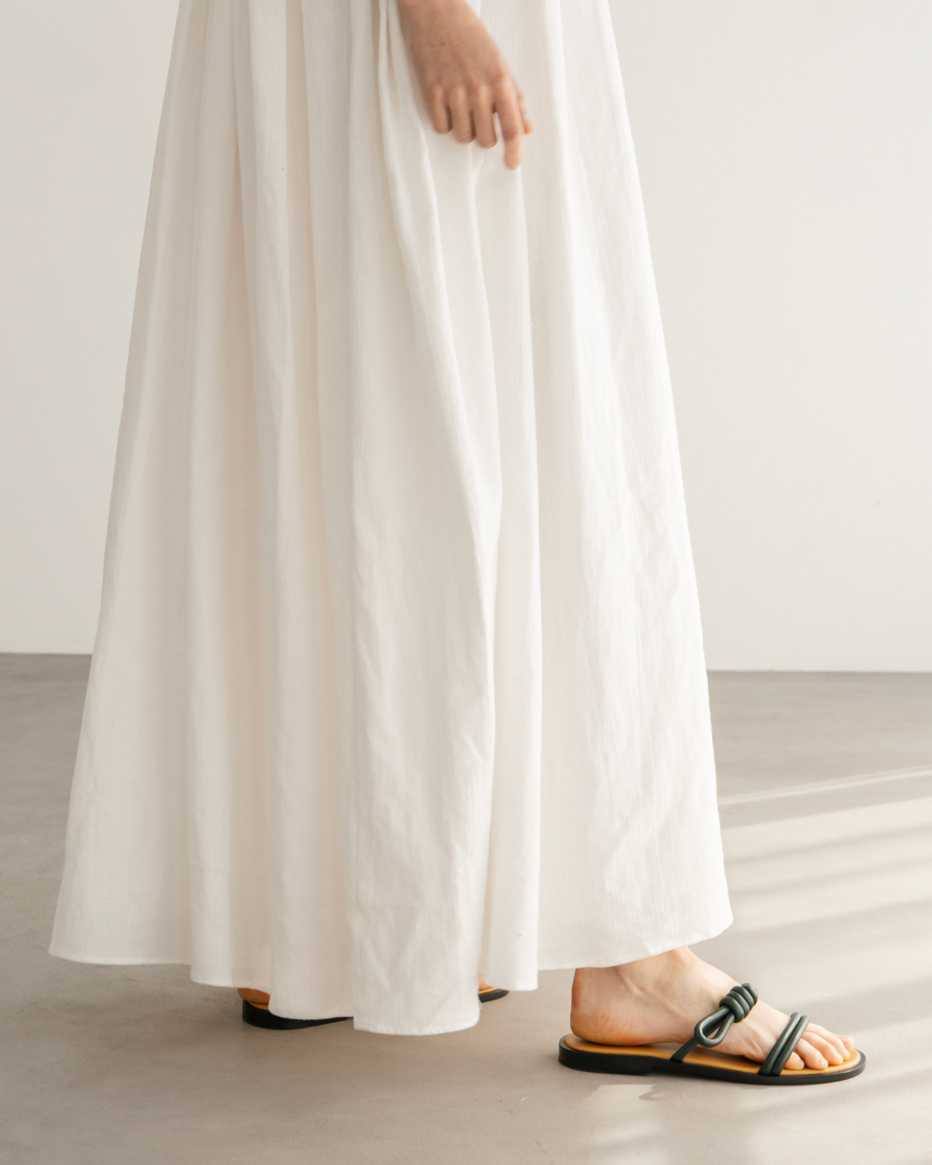 COTTON GATHERED DRESS(コットンギャザードドレス)|BIYOMA(ビヨーマ)OFFICIAL ONLINE STORE