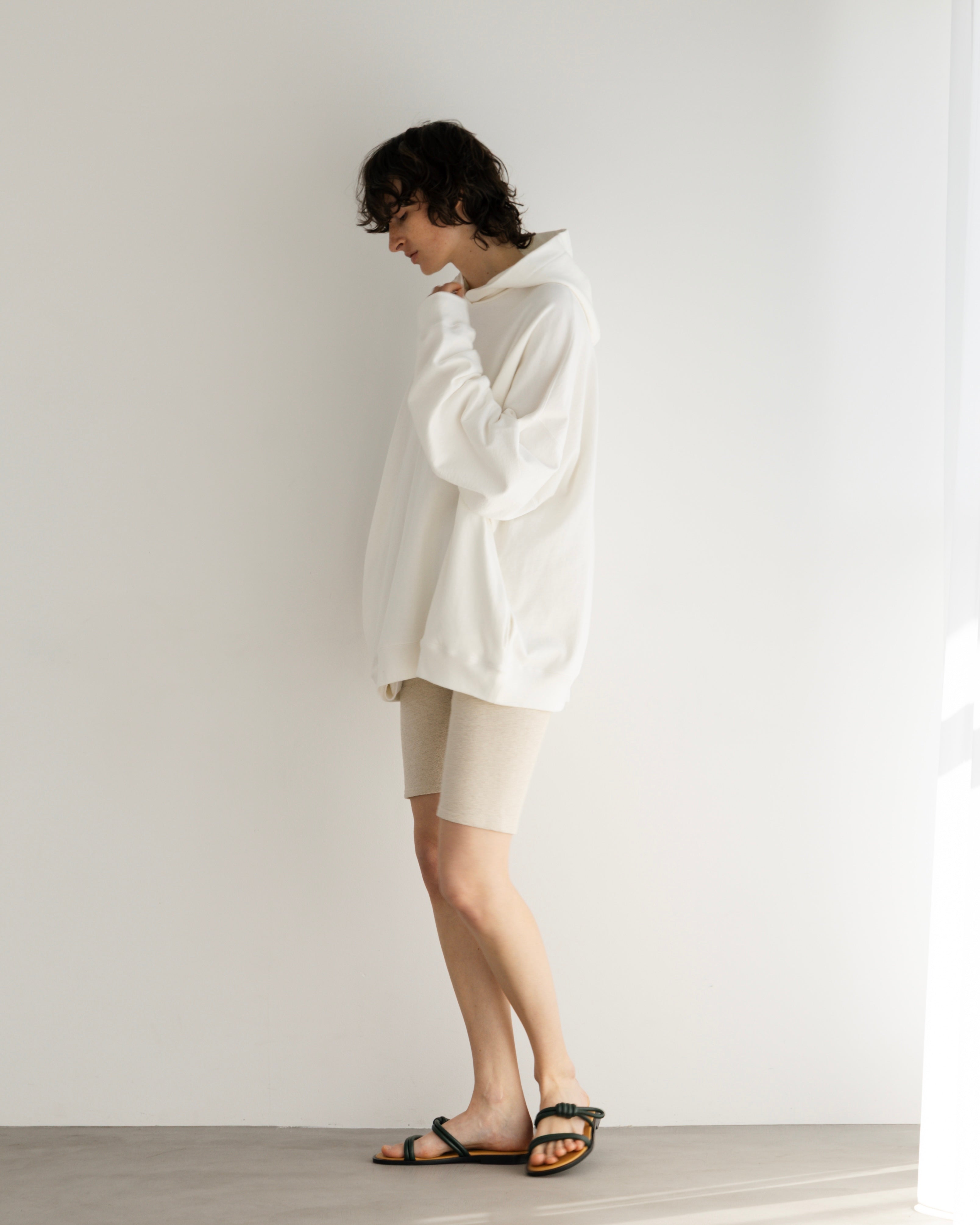 HIGH TWISTED COTTON HOODIE(ハイツイストコットンフーディー)|BIYOMA(ビヨーマ)OFFICIAL ONLINE STORE