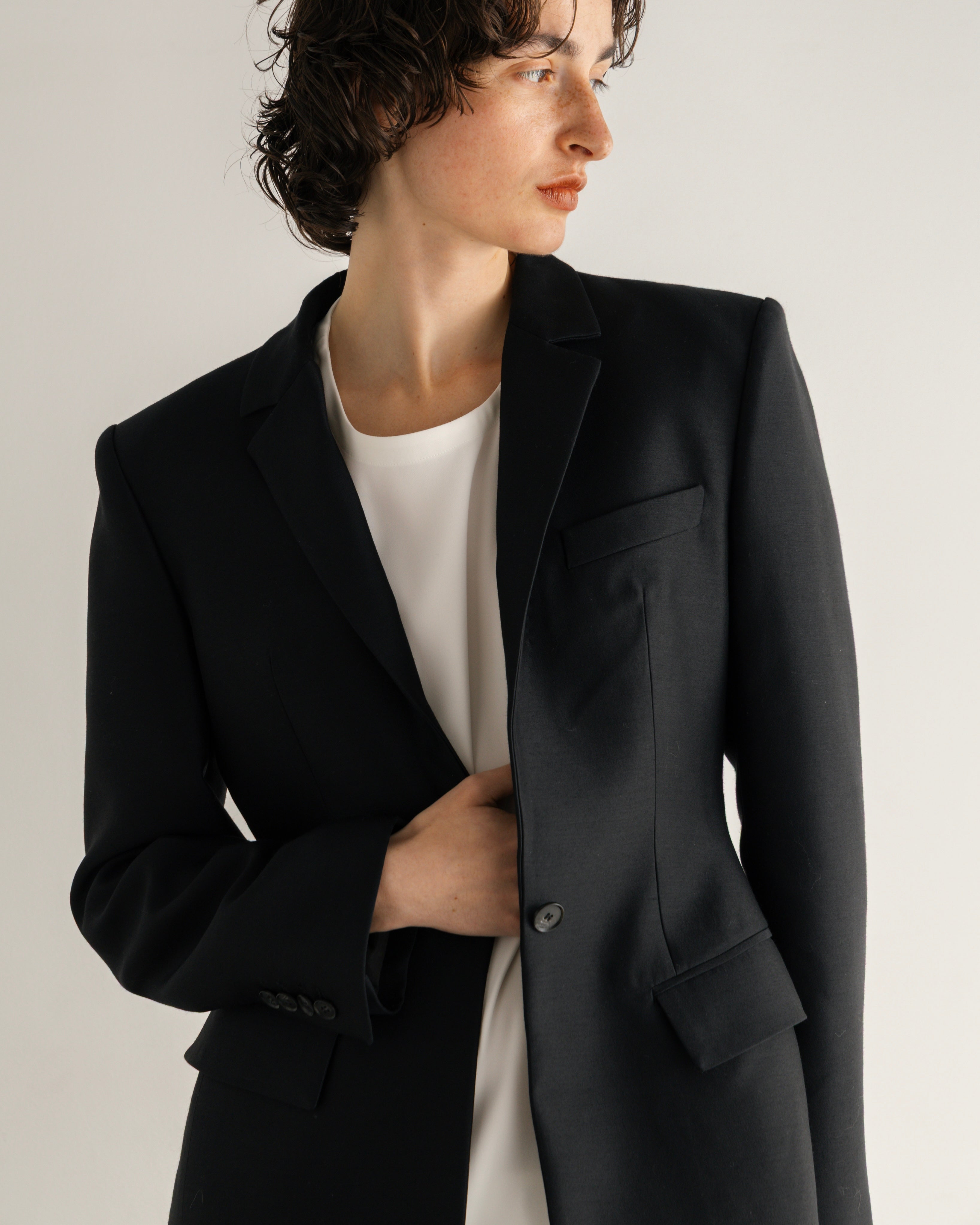 WOOL SILK TAILORED JACKET(ウールシルクテイラードジャケット)|BIYOMA(ビヨーマ)OFFICIAL ONLINE STORE