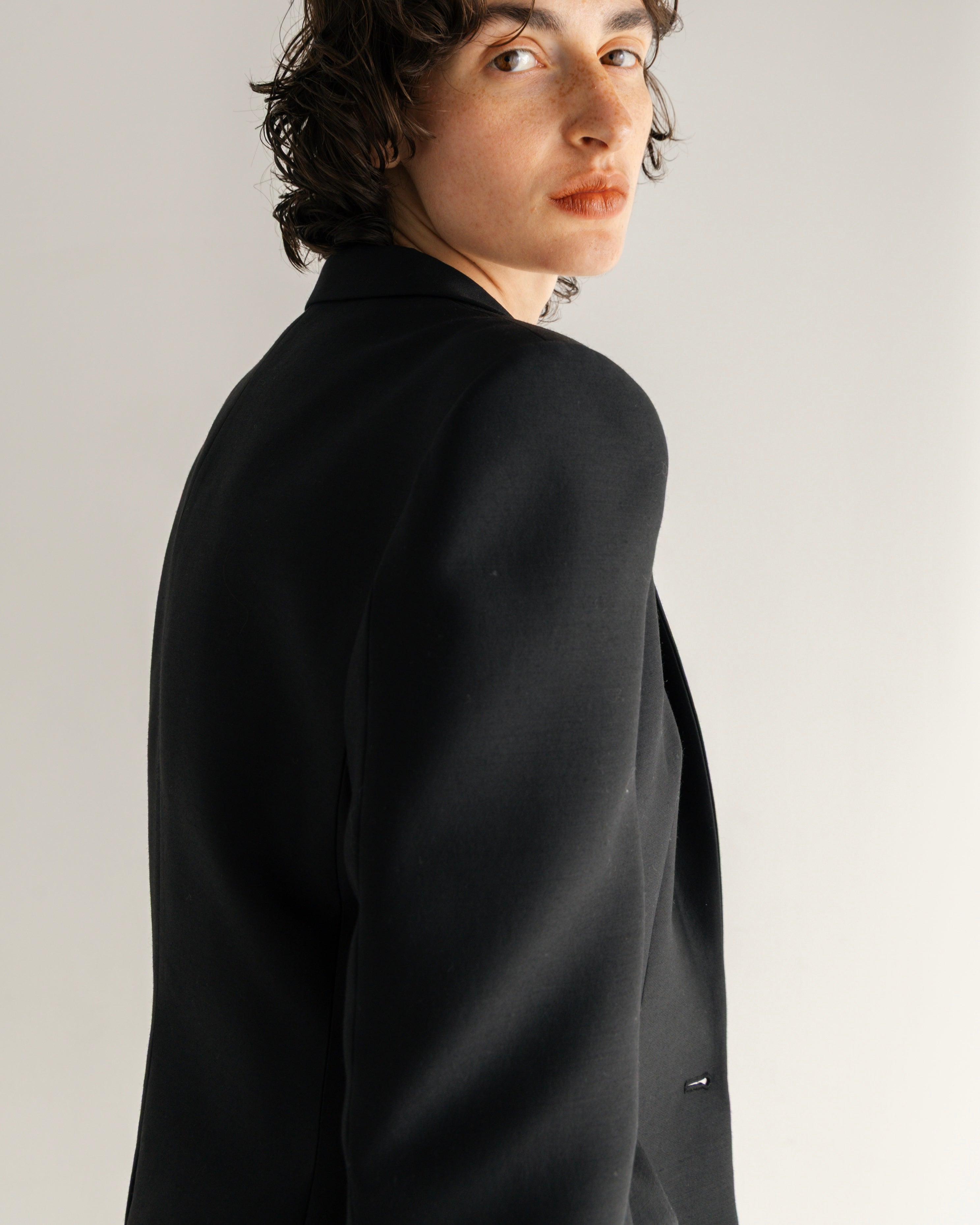 WOOL SILK TAILORED JACKET(ウールシルクテイラードジャケット)|BIYOMA(ビヨーマ)OFFICIAL ONLINE STORE