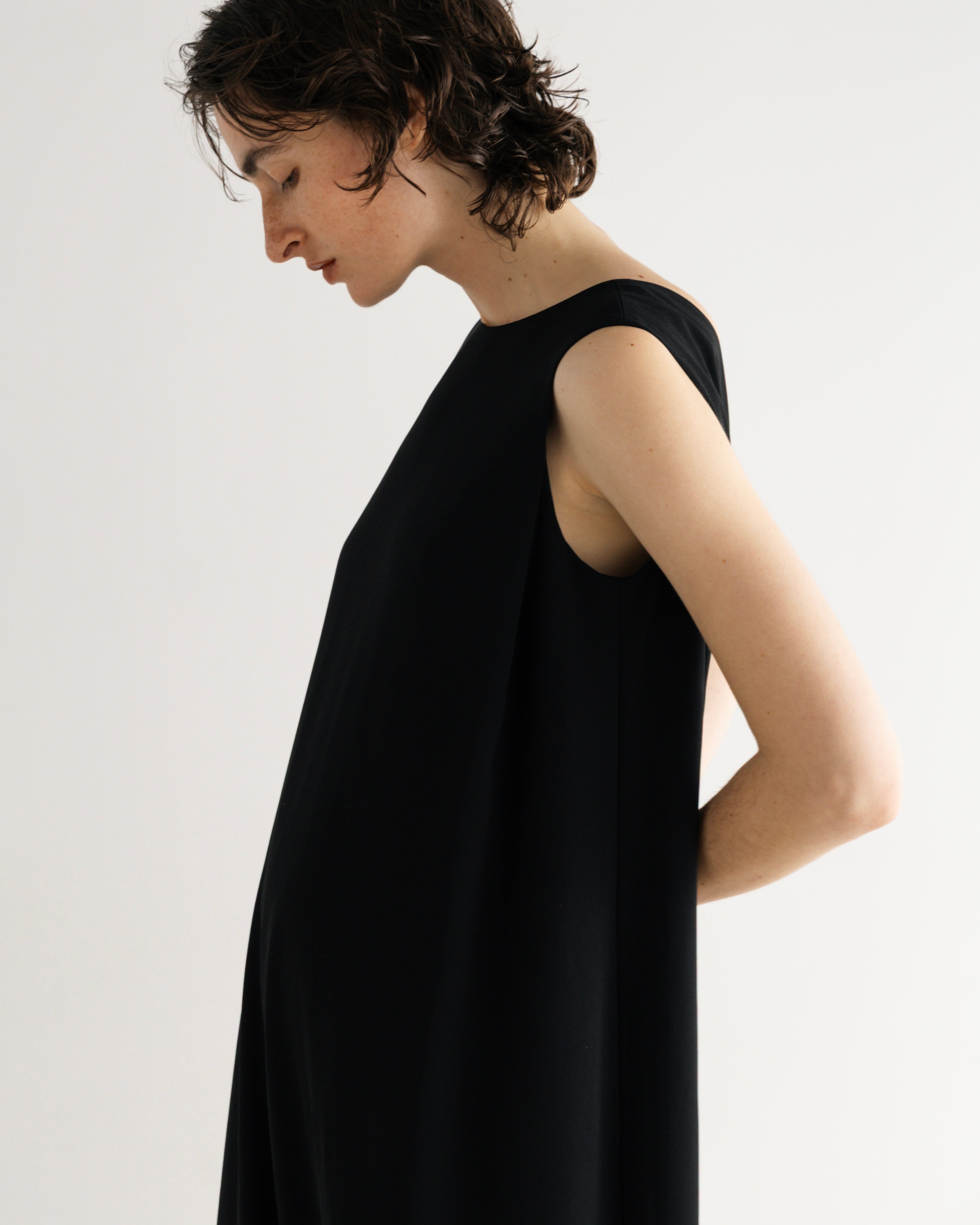 TRI-ACETATE POLYESTER BACK SATIN DRESS (トリアセテートポリエステルバックサテンドレス)|BIYOMA(ビヨーマ)OFFICIAL ONLINE STORE