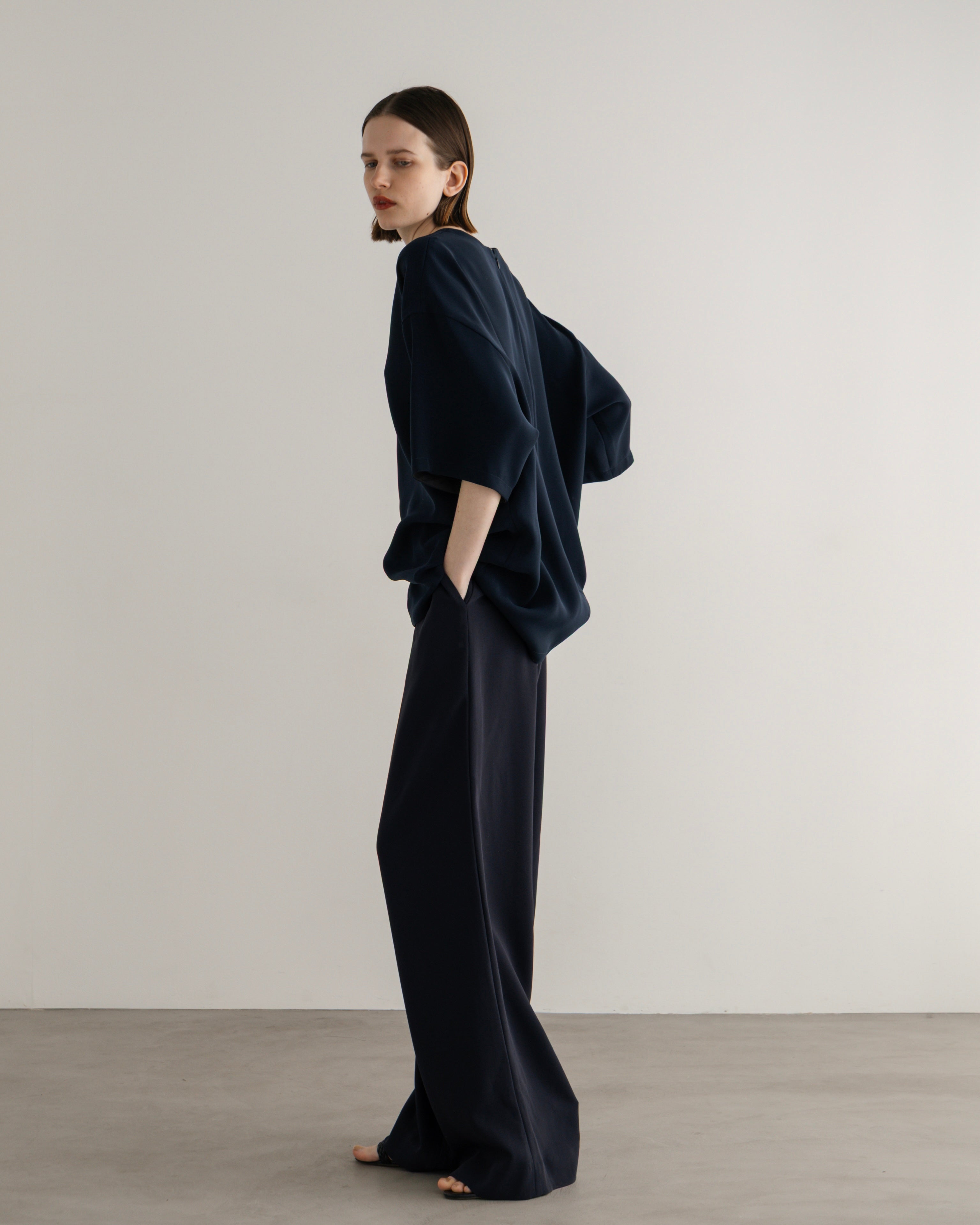 TRI-ACETATE POLYESTER WIDE PANTS(トリアセテートポリエステルワイドパンツ)|BIYOMA(ビヨーマ)OFFICIAL ONLINE STORE