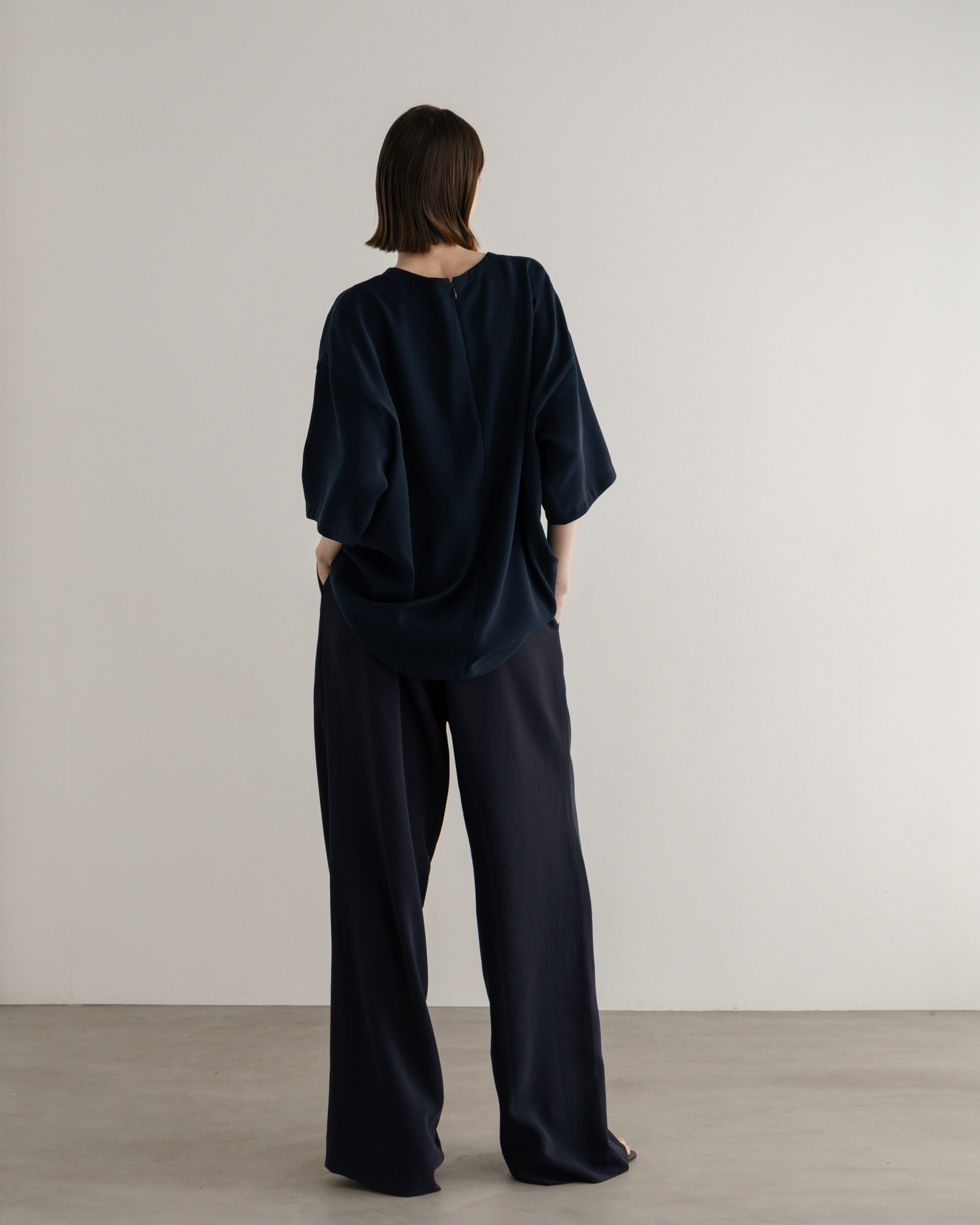 TRI-ACETATE POLYESTER WIDE PANTS(トリアセテートポリエステルワイドパンツ)|BIYOMA(ビヨーマ)OFFICIAL ONLINE STORE