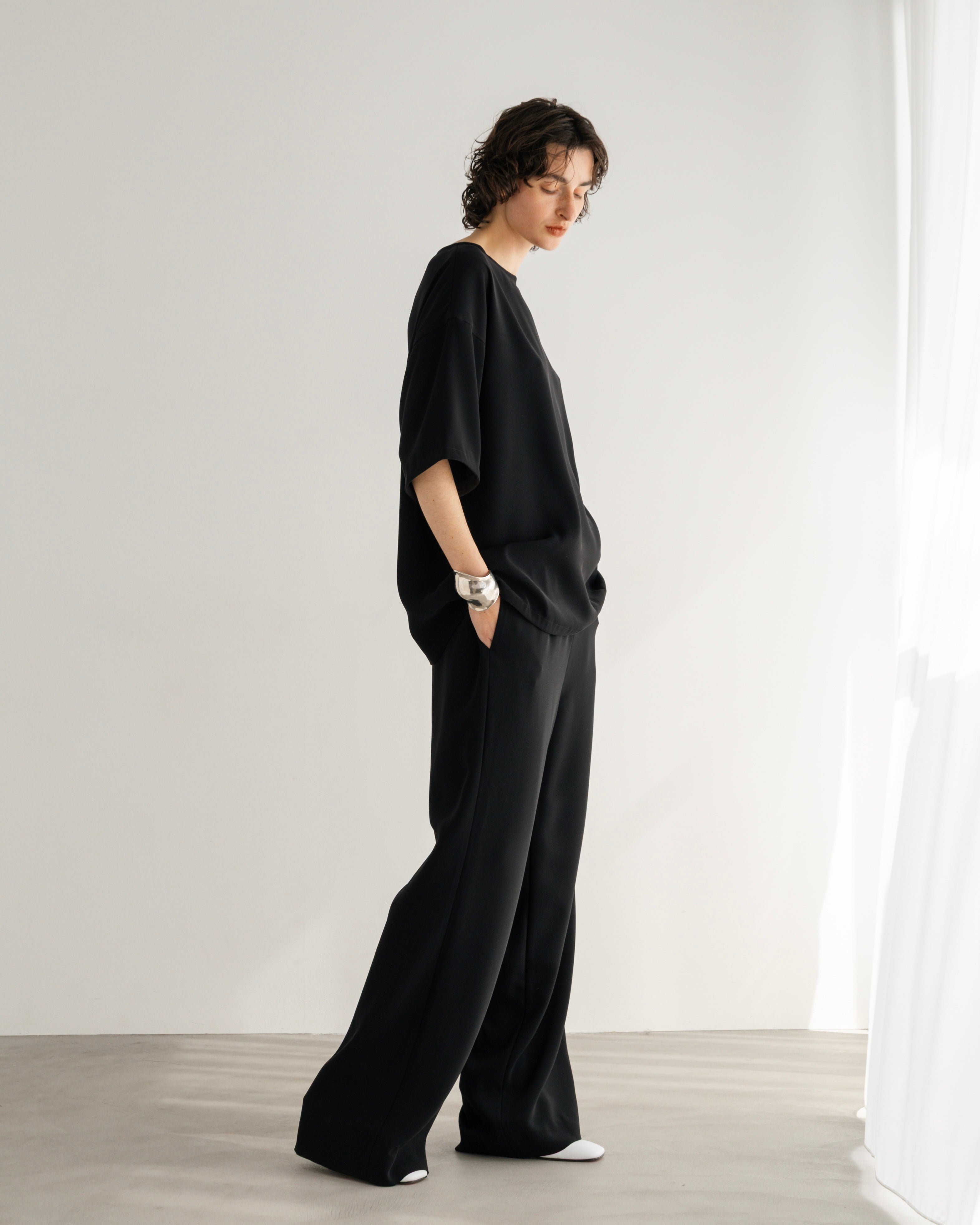 TRI-ACETATE POLYESTER WIDE PANTS(トリアセテートポリエステルワイドパンツ)|BIYOMA(ビヨーマ)OFFICIAL ONLINE STORE
