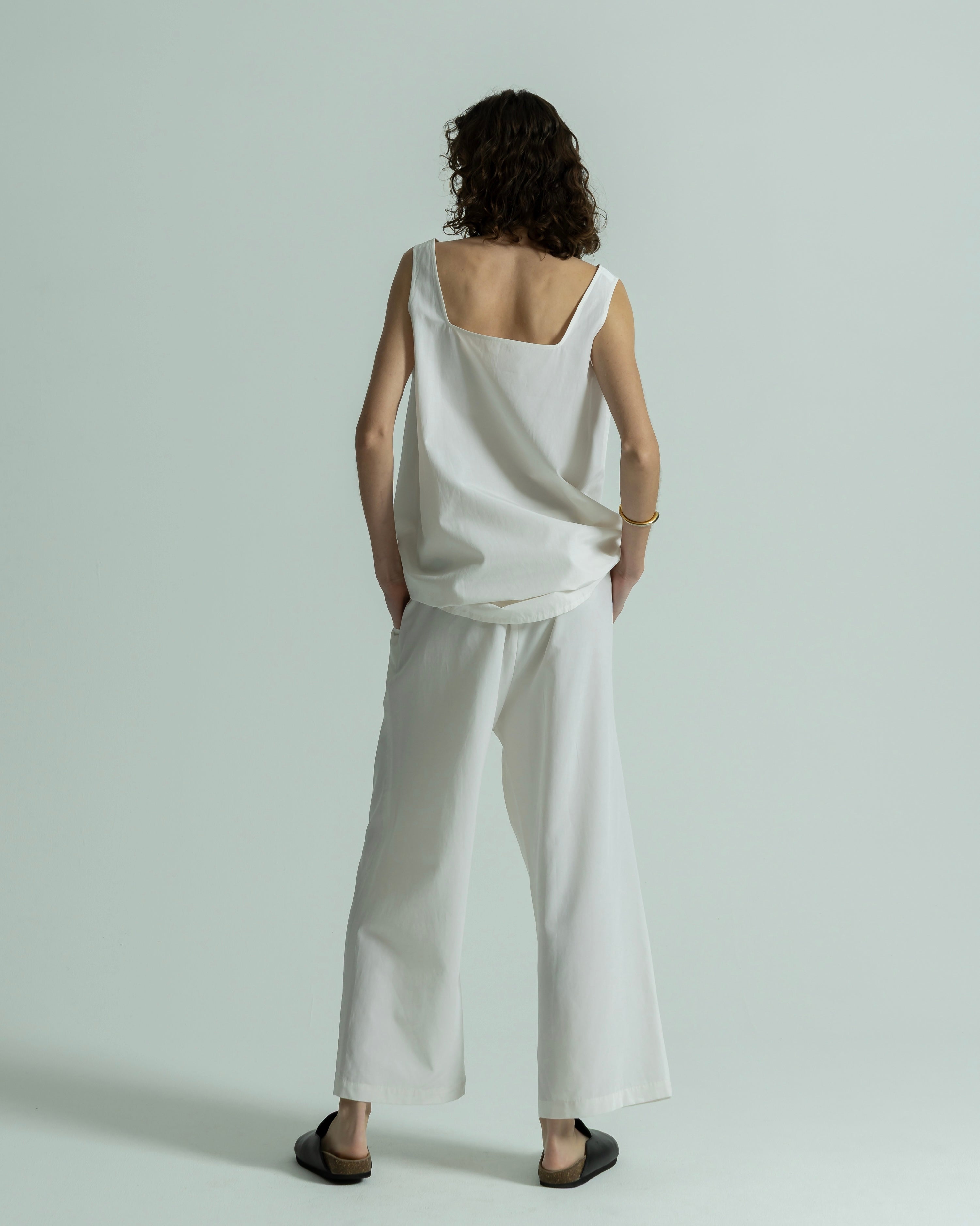 CUPRO COTTON NO SLEEVE TOPS(キュプラノースリーブトップス)|BIYOMA(ビヨーマ)OFFICIAL ONLINE STORE