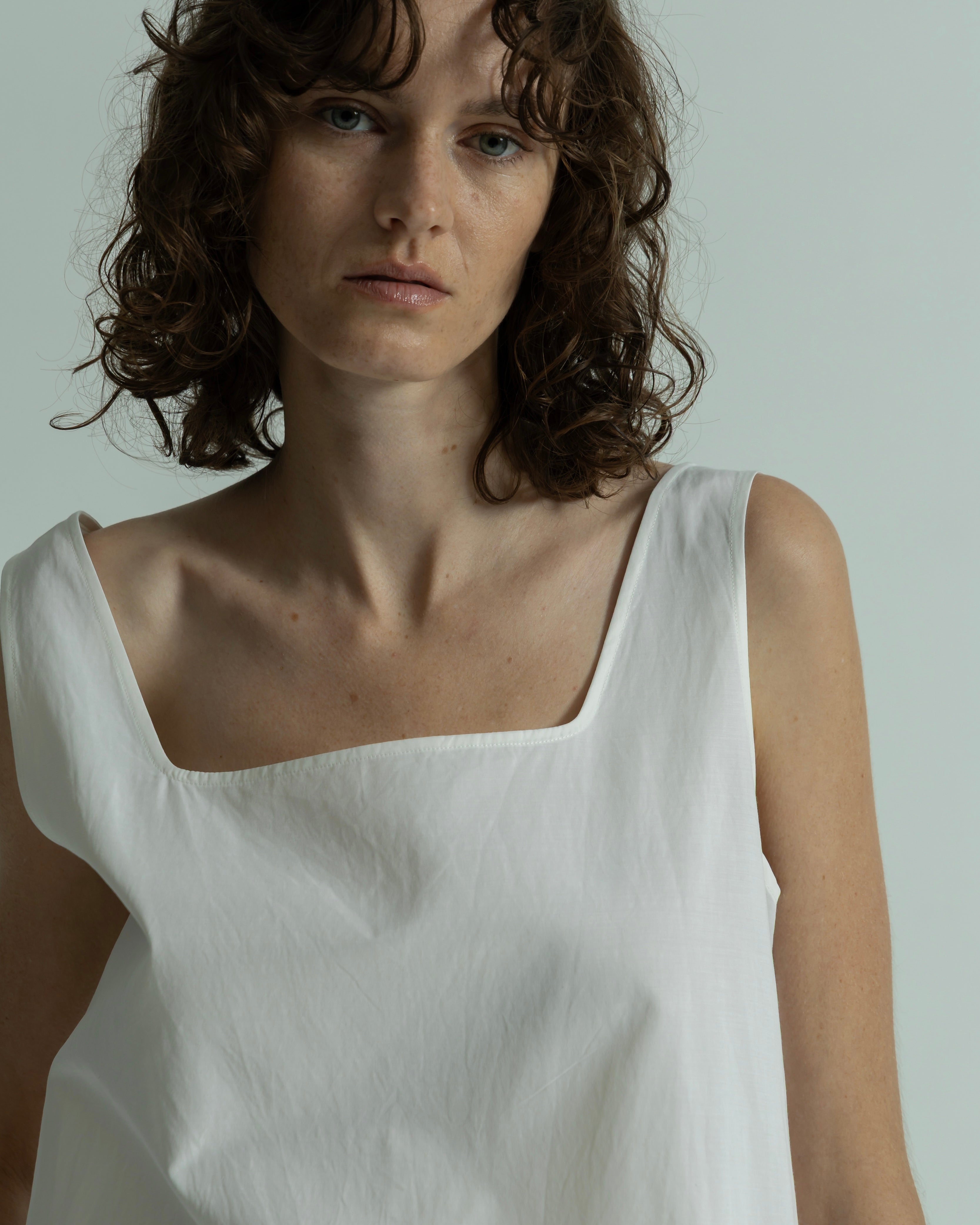 CUPRO COTTON NO SLEEVE TOPS(キュプラノースリーブトップス)|BIYOMA(ビヨーマ)OFFICIAL ONLINE STORE