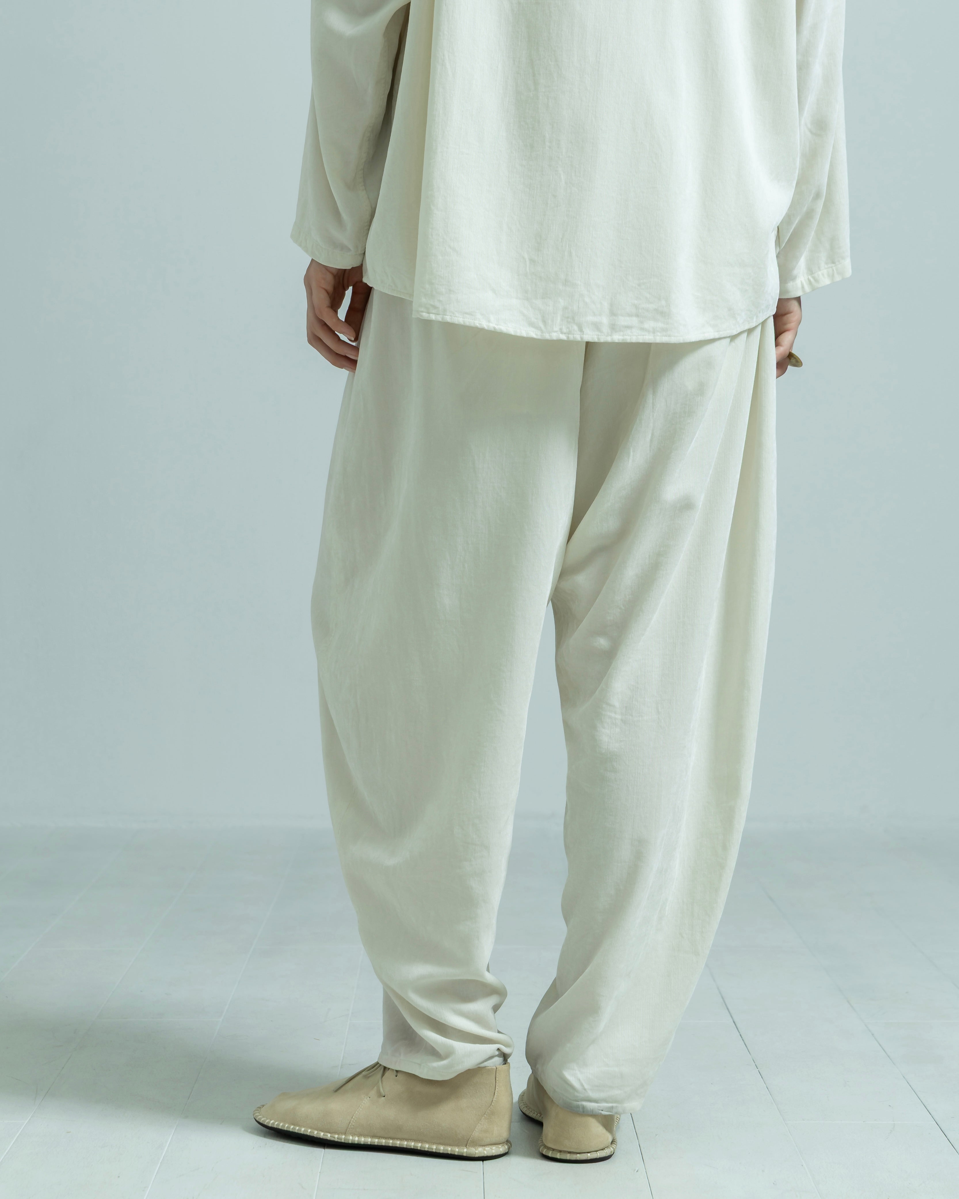 COTTON RAYON CORDUROY RELAX PANTS(コットンレーヨンコーデュロイパンツ)|BIYOMA(ビヨーマ)OFFICIAL ONLINE STORE