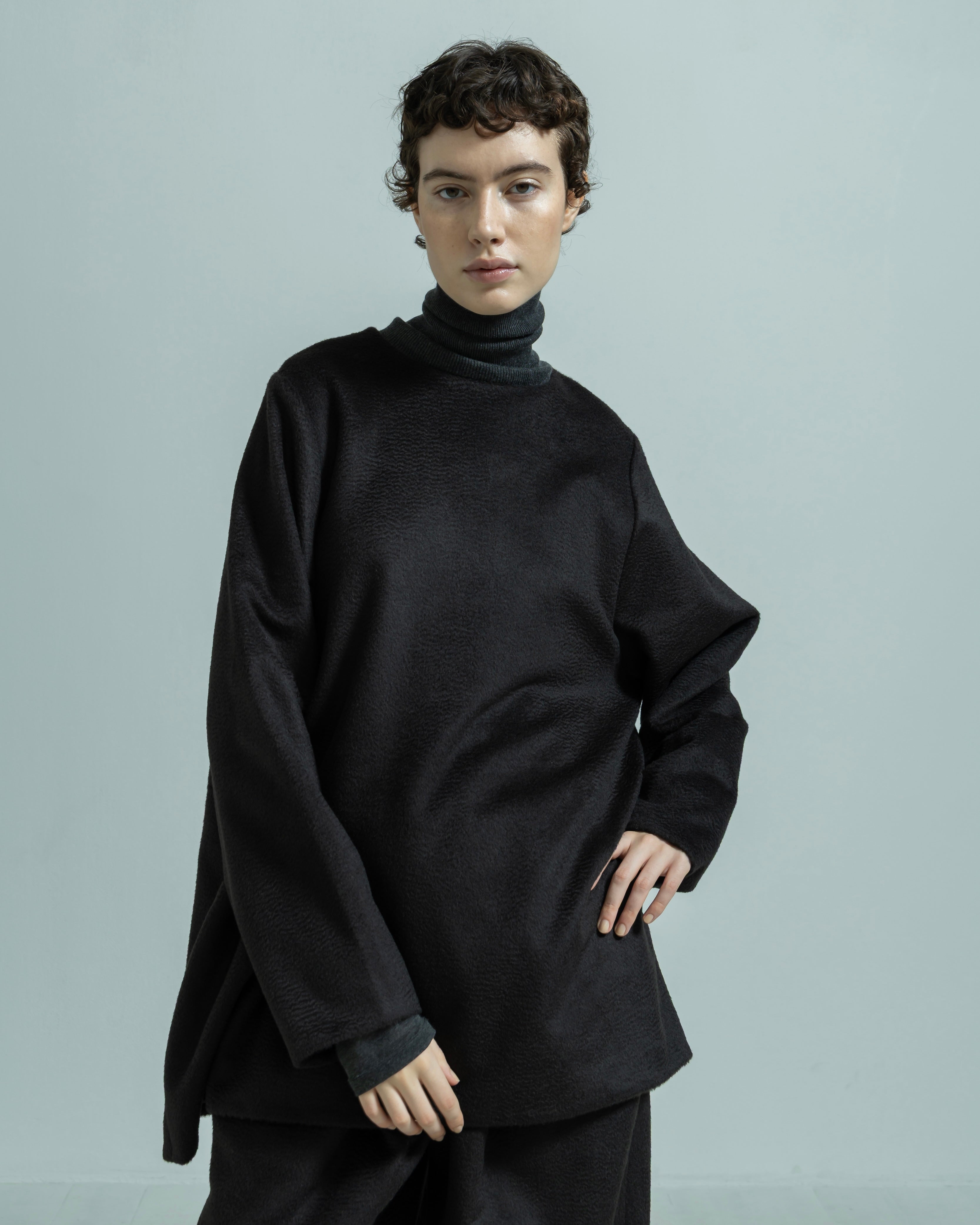 LYOCELL CASHMERE TURTLENECK KNIT PULLOVER(リヨセルカシミヤタートルネックプルオーバー)|BIYOMA(ビヨーマ)OFFICIAL ONLINE STORE