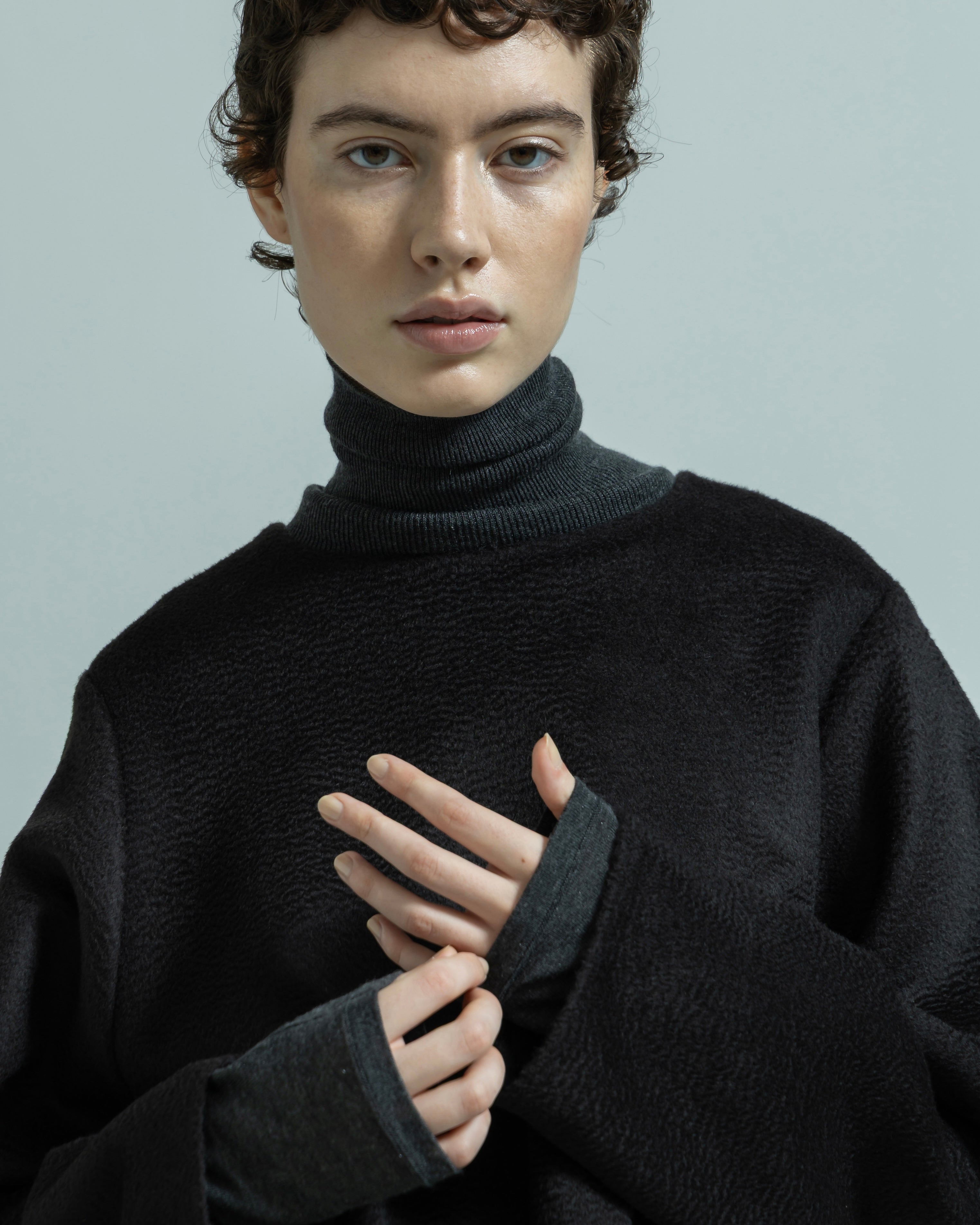 LYOCELL CASHMERE TURTLENECK KNIT PULLOVER(リヨセルカシミヤタートルネックプルオーバー)|BIYOMA(ビヨーマ)OFFICIAL ONLINE STORE