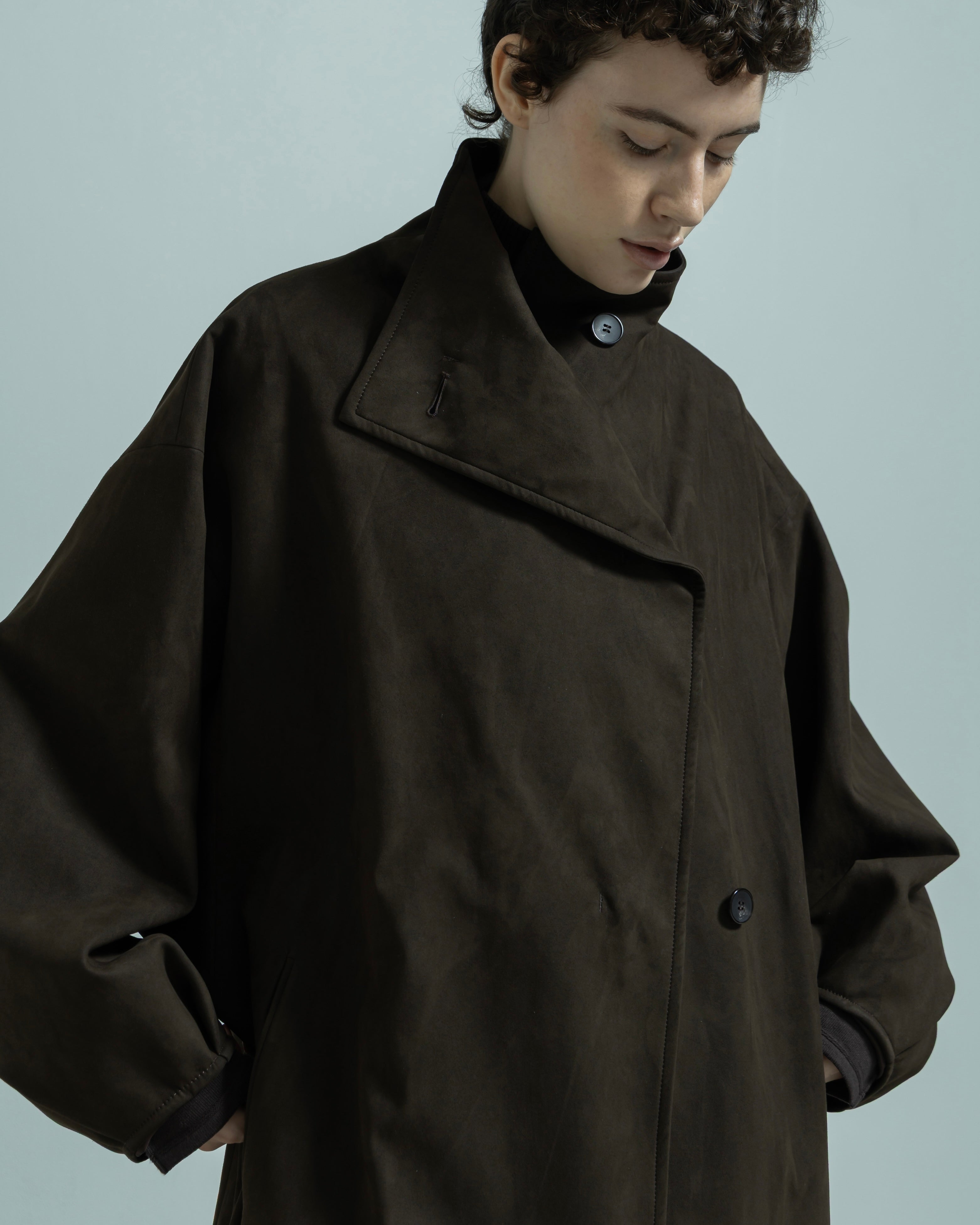 ECO SUEDE STAND COLLAR COAT(エコスエードスタンドカラーコート)|BIYOMA(ビヨーマ)OFFICIAL ONLINE STORE