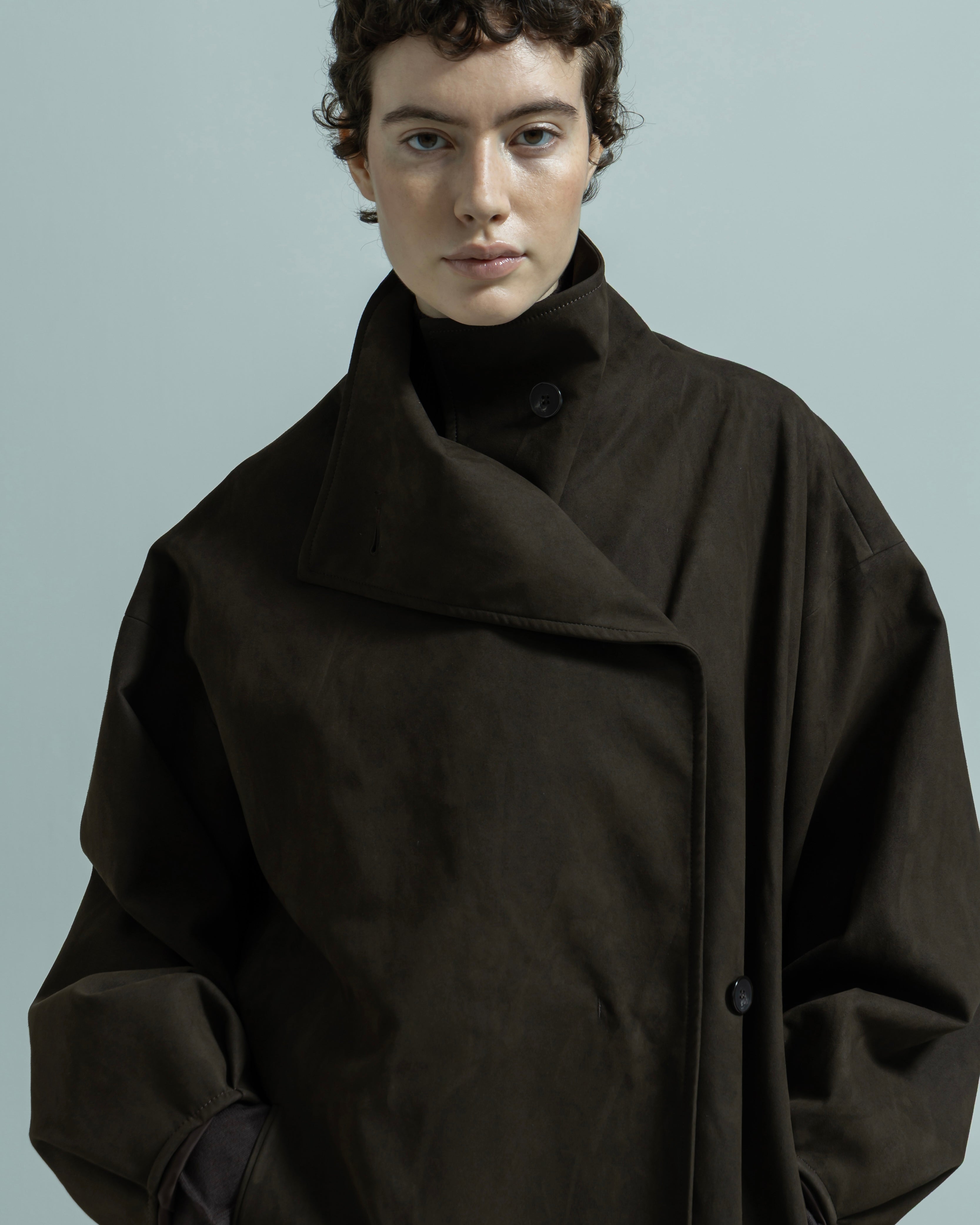 ECO SUEDE STAND COLLAR COAT(エコスエードスタンドカラーコート)|BIYOMA(ビヨーマ)OFFICIAL ONLINE STORE