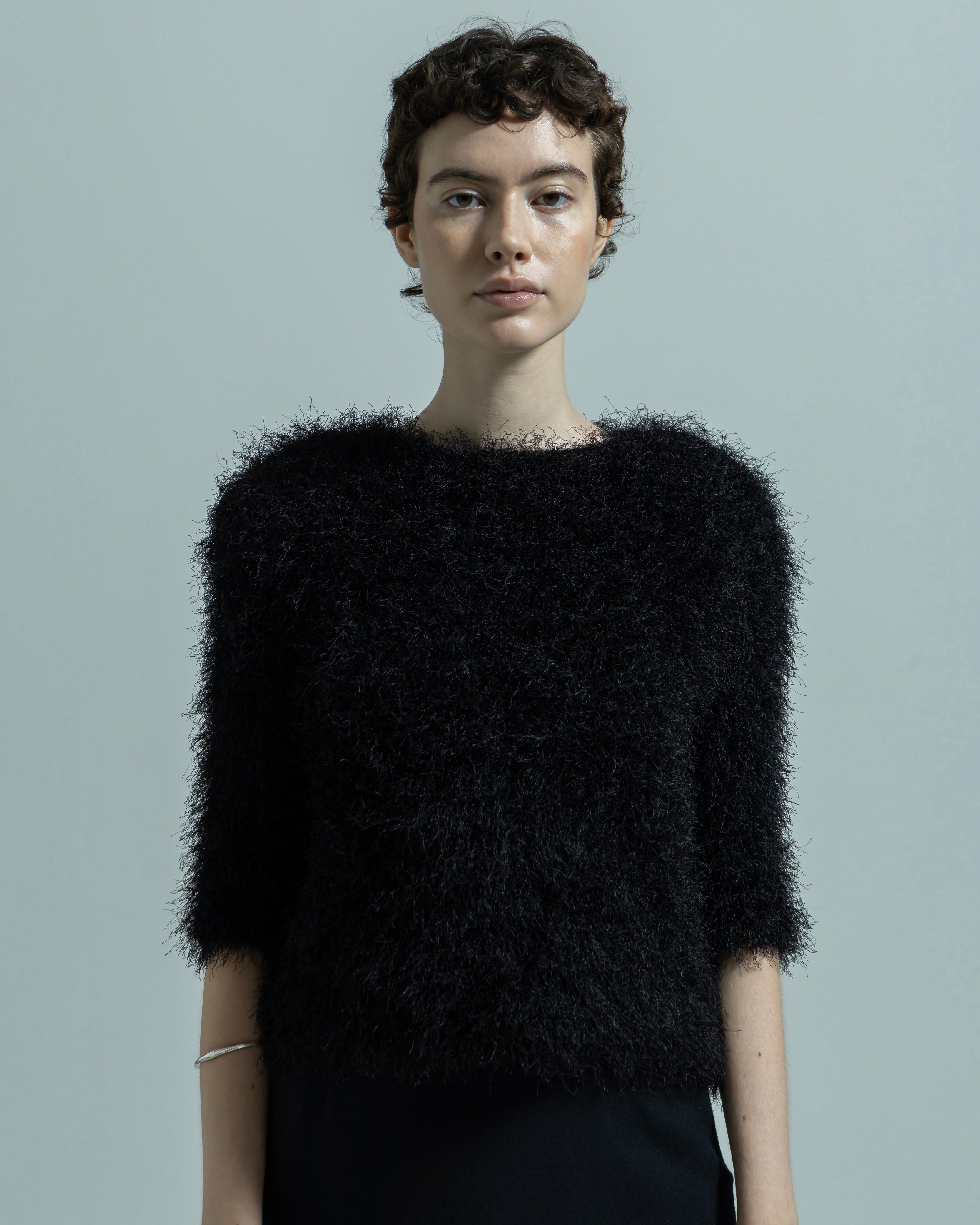 POWER SHOULDER HALF SLEEVE SHAGGY KNIT PULLOVER(パワーショルダーハーフスリーブシャギーニットプルオーバー)|BIYOMA(ビヨーマ)OFFICIAL ONLINE STORE