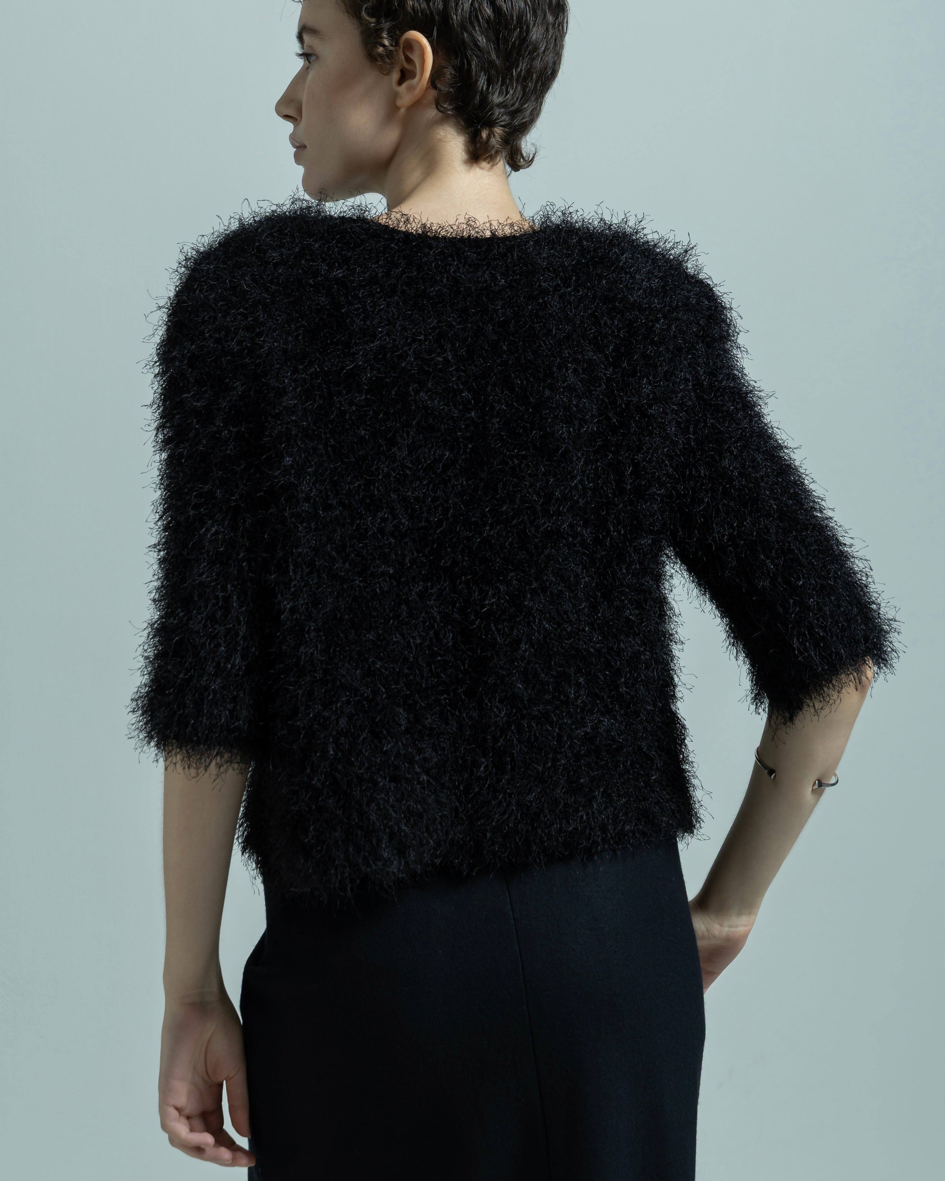 POWER SHOULDER HALF SLEEVE SHAGGY KNIT PULLOVER(パワーショルダーハーフスリーブシャギーニットプルオーバー)|BIYOMA(ビヨーマ)OFFICIAL ONLINE STORE
