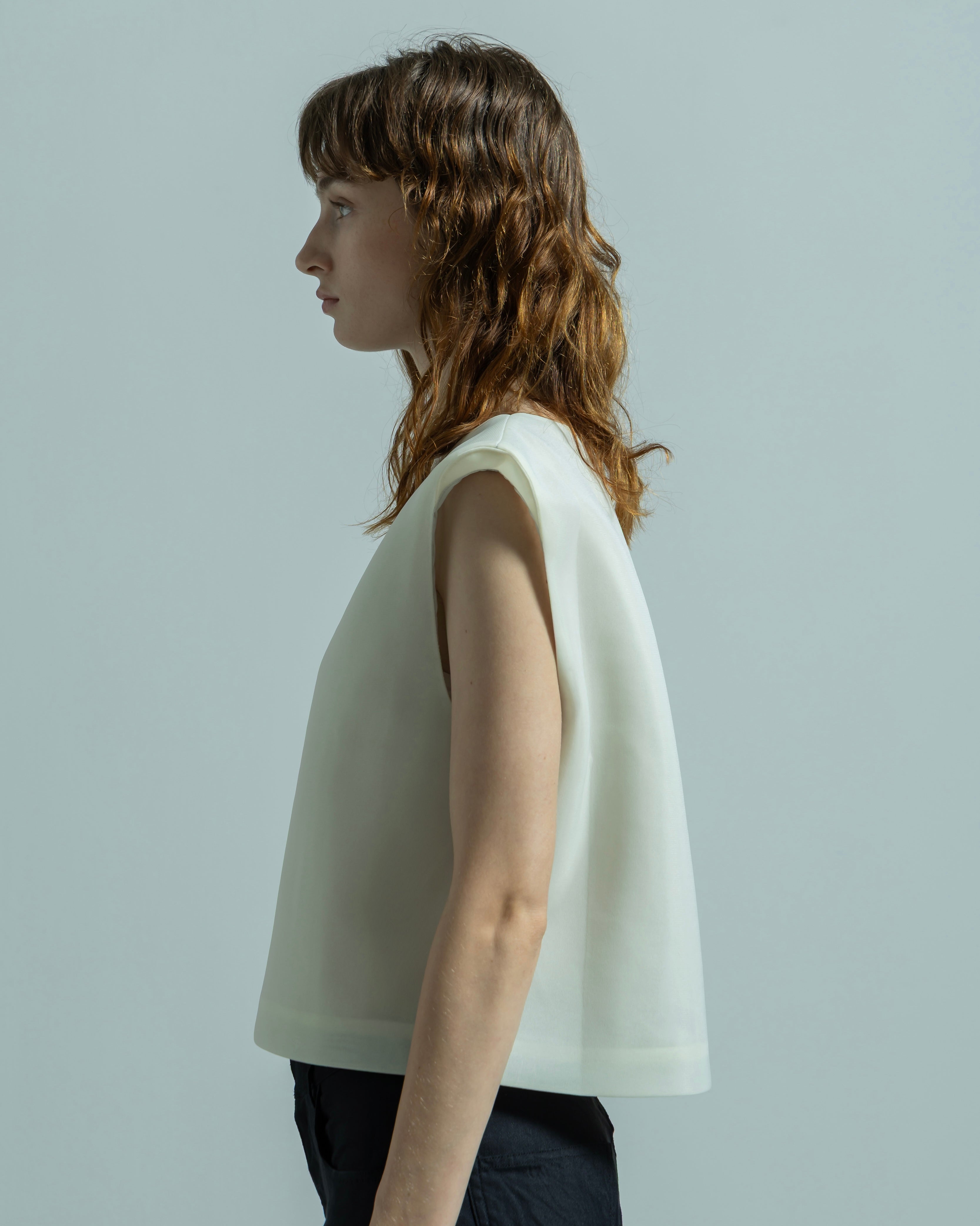 POWER SHOULDER NO SLEEVE PULLOVER(パワーショルダーノースリーブベスト)|BIYOMA(ビヨーマ)OFFICIAL ONLINE STORE