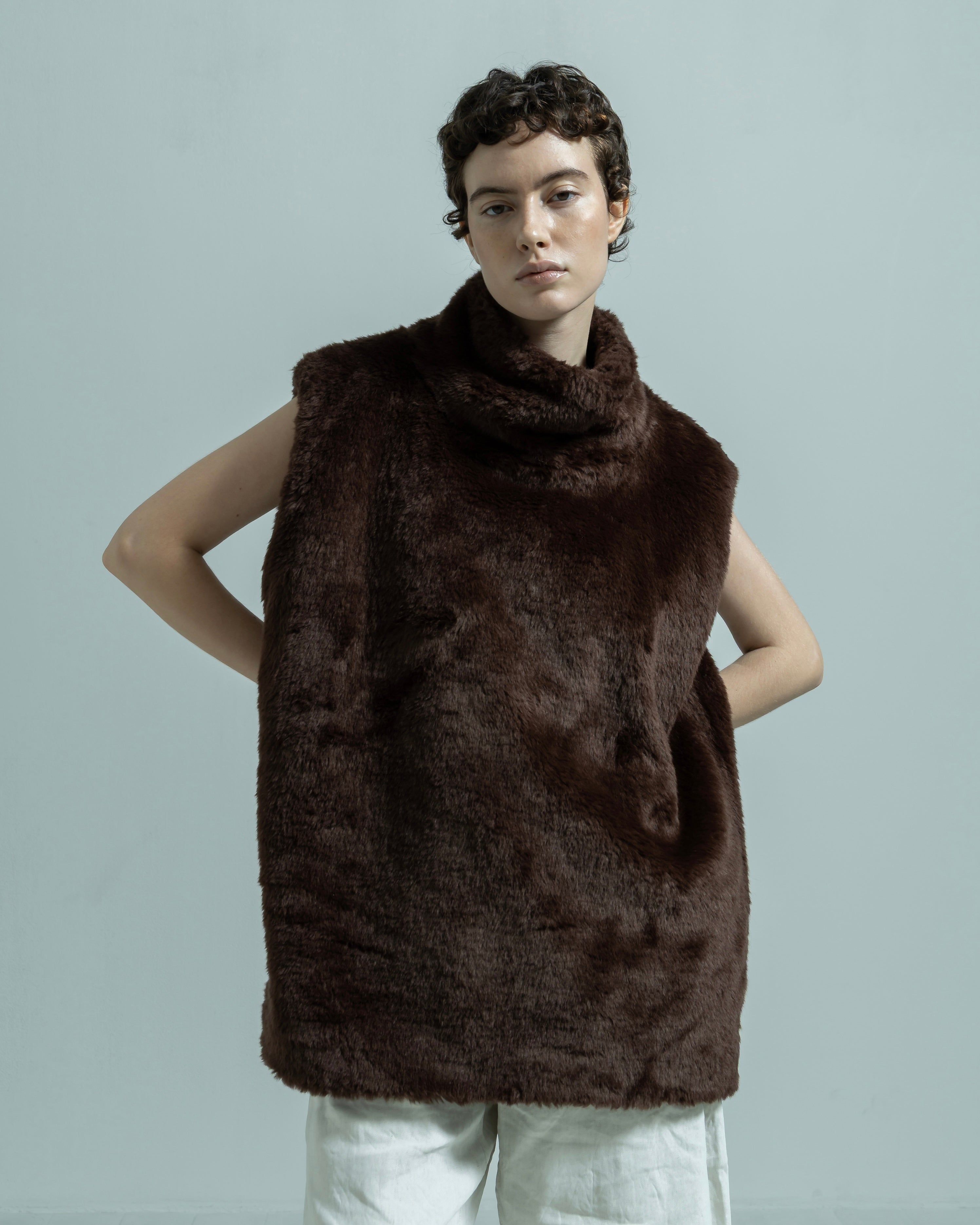 ECO FUR NO SLEEVE VEST（エコファーノースリーブベスト）｜BIYOMA