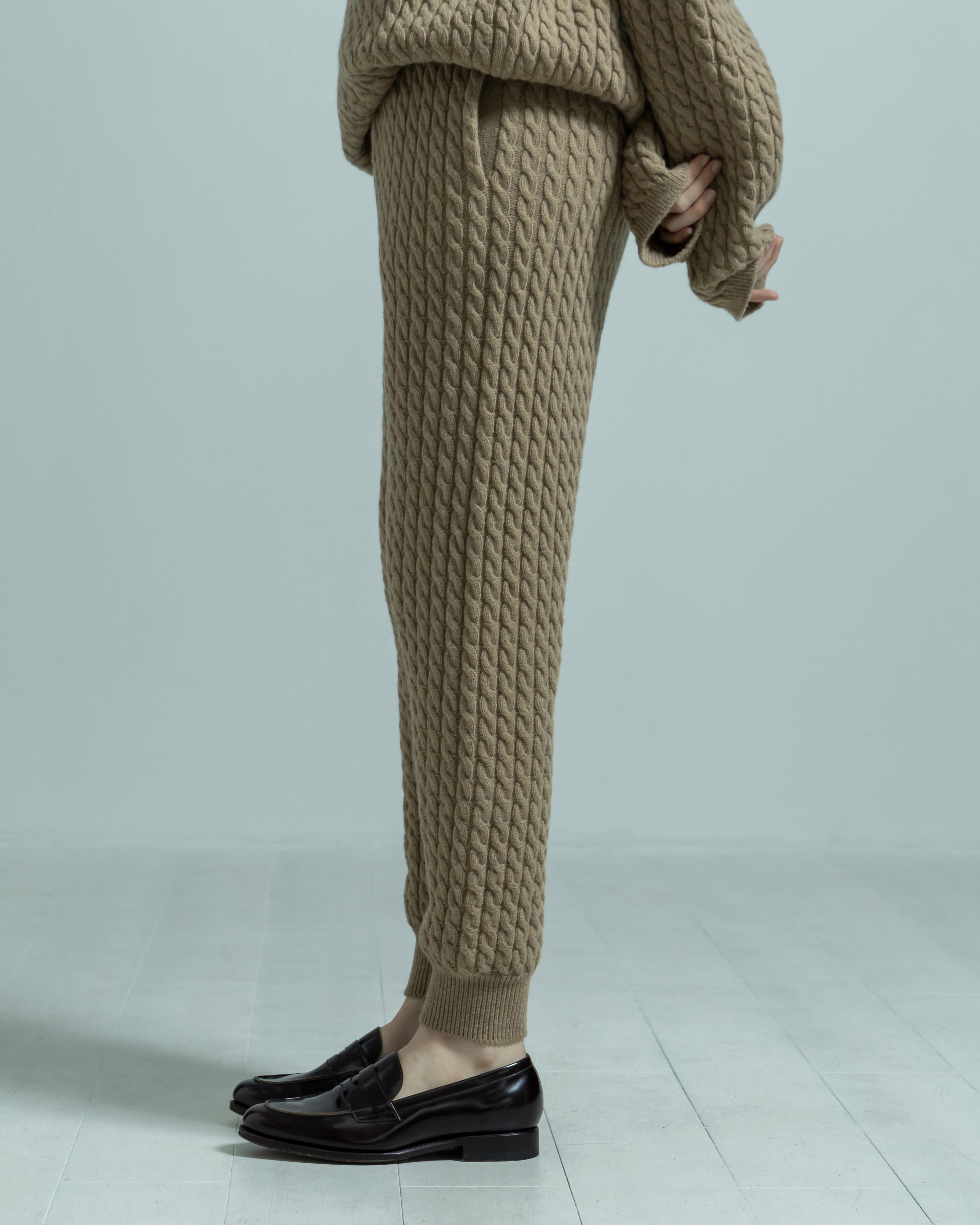 WOOL NYLON CABLE KNIT PANTS（ウールナイロンケーブルニットパンツ）｜BIYOMA（ビヨーマ）OFFICIAL ONLINE STORE