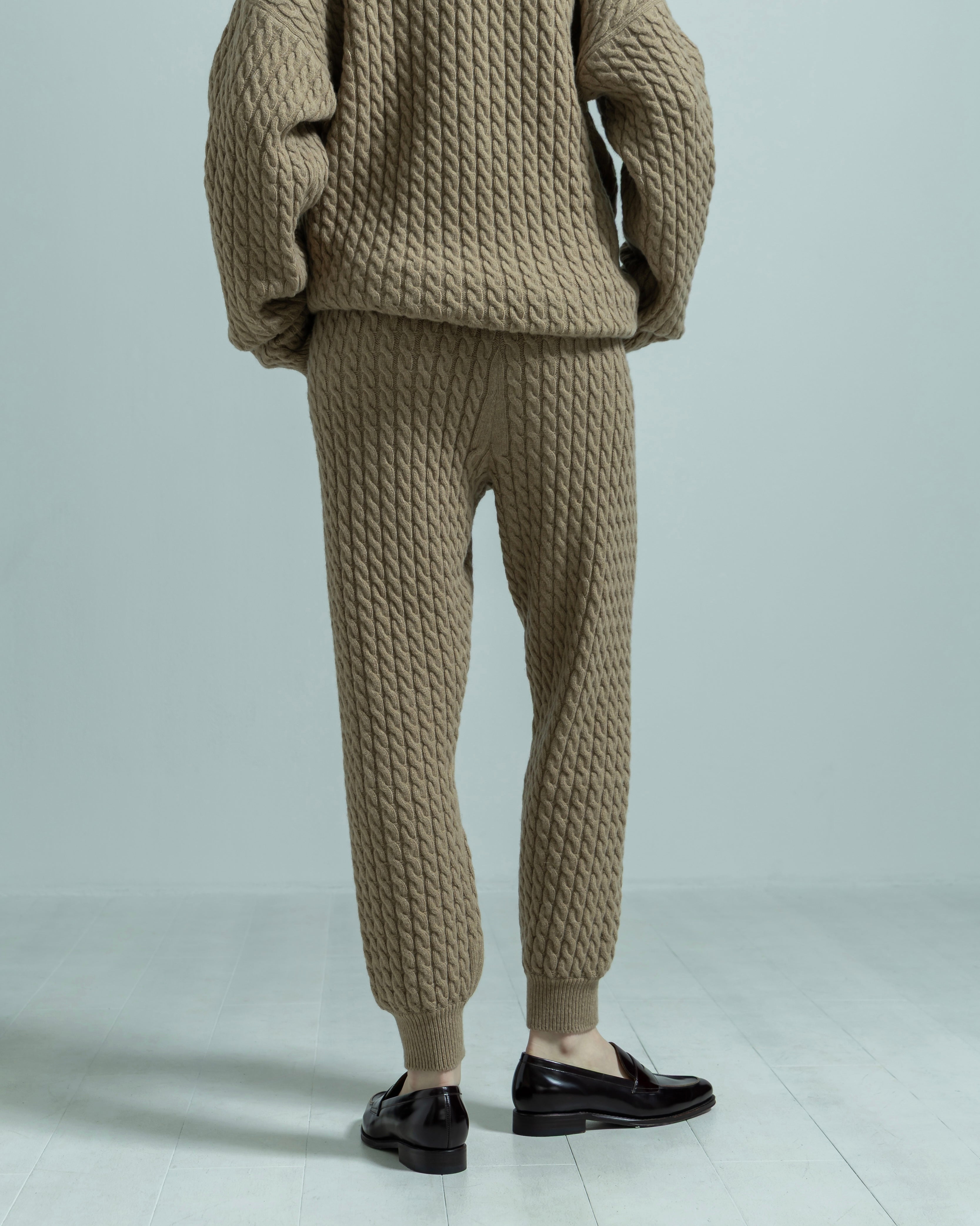 WOOL NYLON CABLE KNIT PANTS（ウールナイロンケーブルニットパンツ）｜BIYOMA（ビヨーマ）OFFICIAL ONLINE STORE