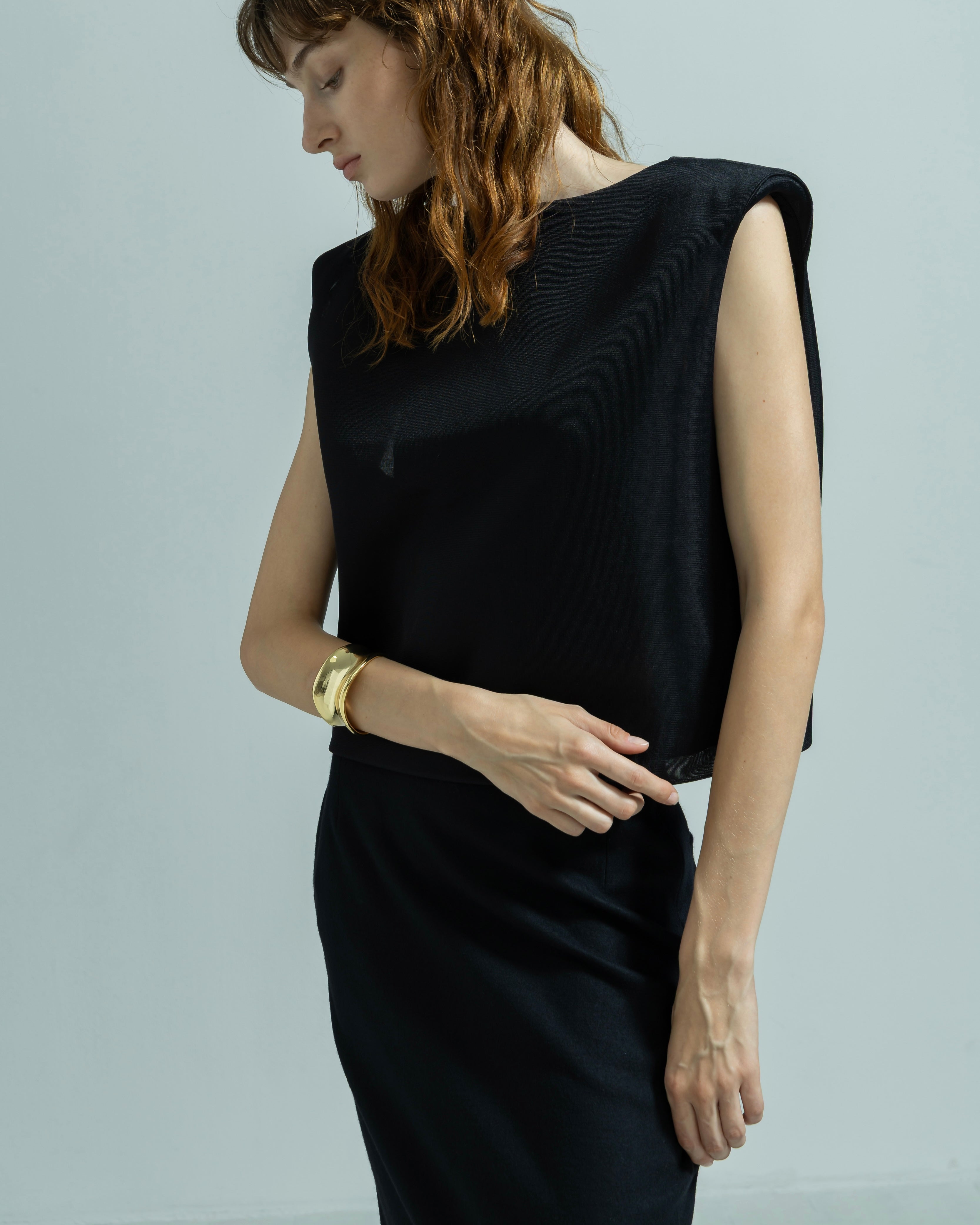 POWER SHOULDER NO SLEEVE PULLOVER（パワーショルダーノースリーブベスト）｜BIYOMA（ビヨーマ）OFFICIAL ONLINE STORE
