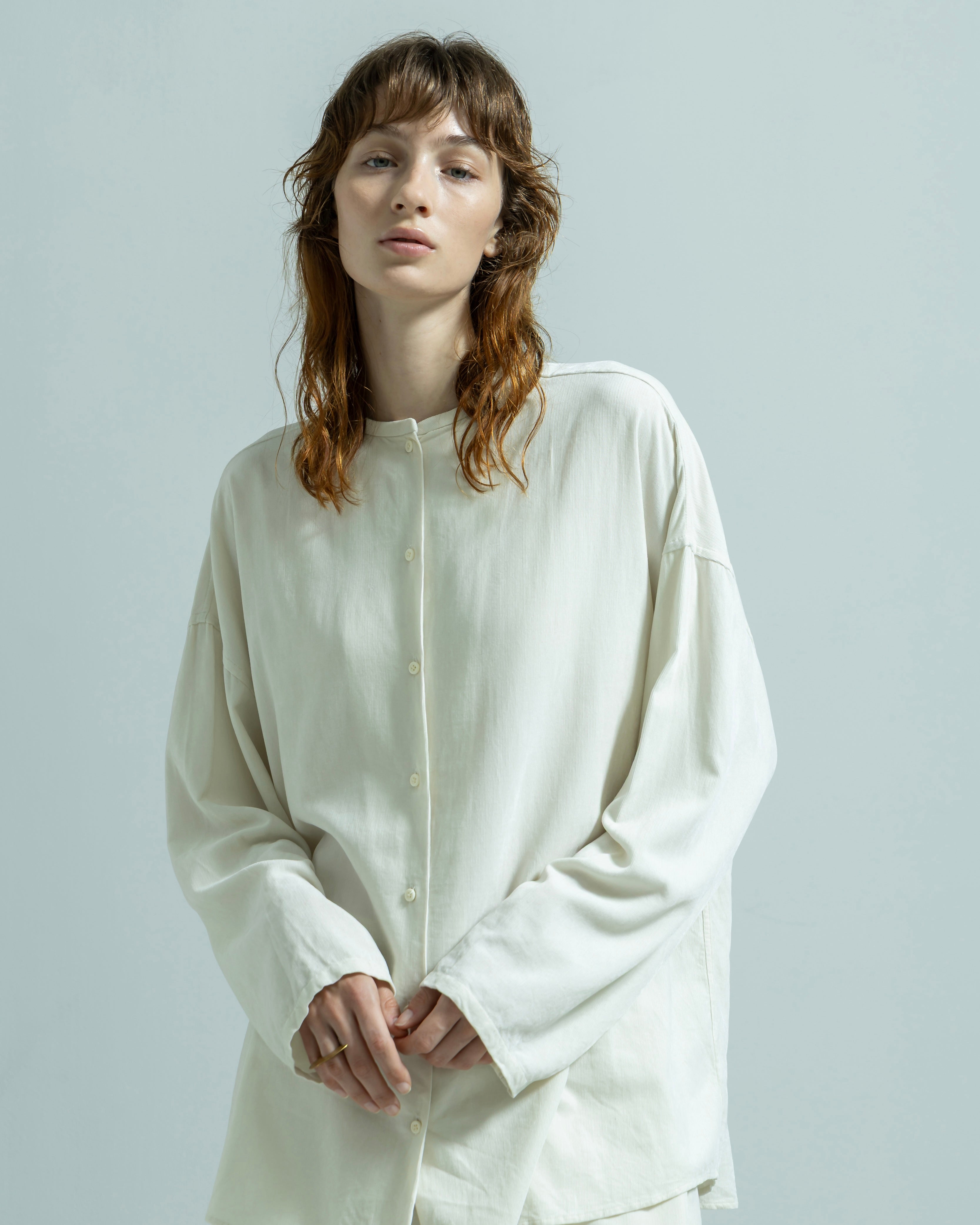 COTTON RAYON CORDUROY NO COLLAR SHIRT（コットンレーヨンコーデュロイノーカラーシャツ）｜BIYOMA（ビヨーマ）OFFICIAL ONLINE STORE