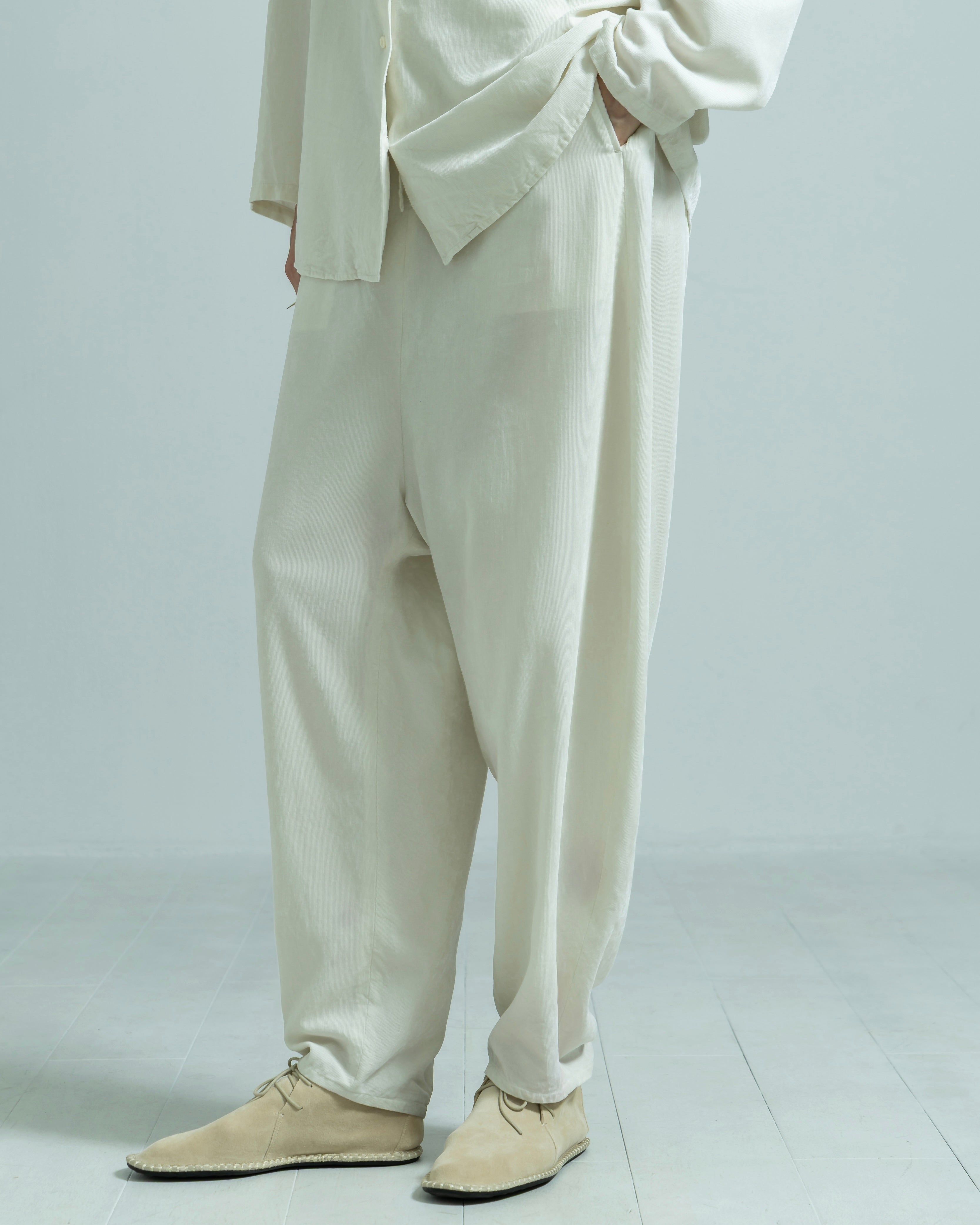 COTTON RAYON CORDUROY RELAX PANTS（コットンレーヨンコーデュロイパンツ）｜BIYOMA（ビヨーマ）OFFICIAL ONLINE STORE