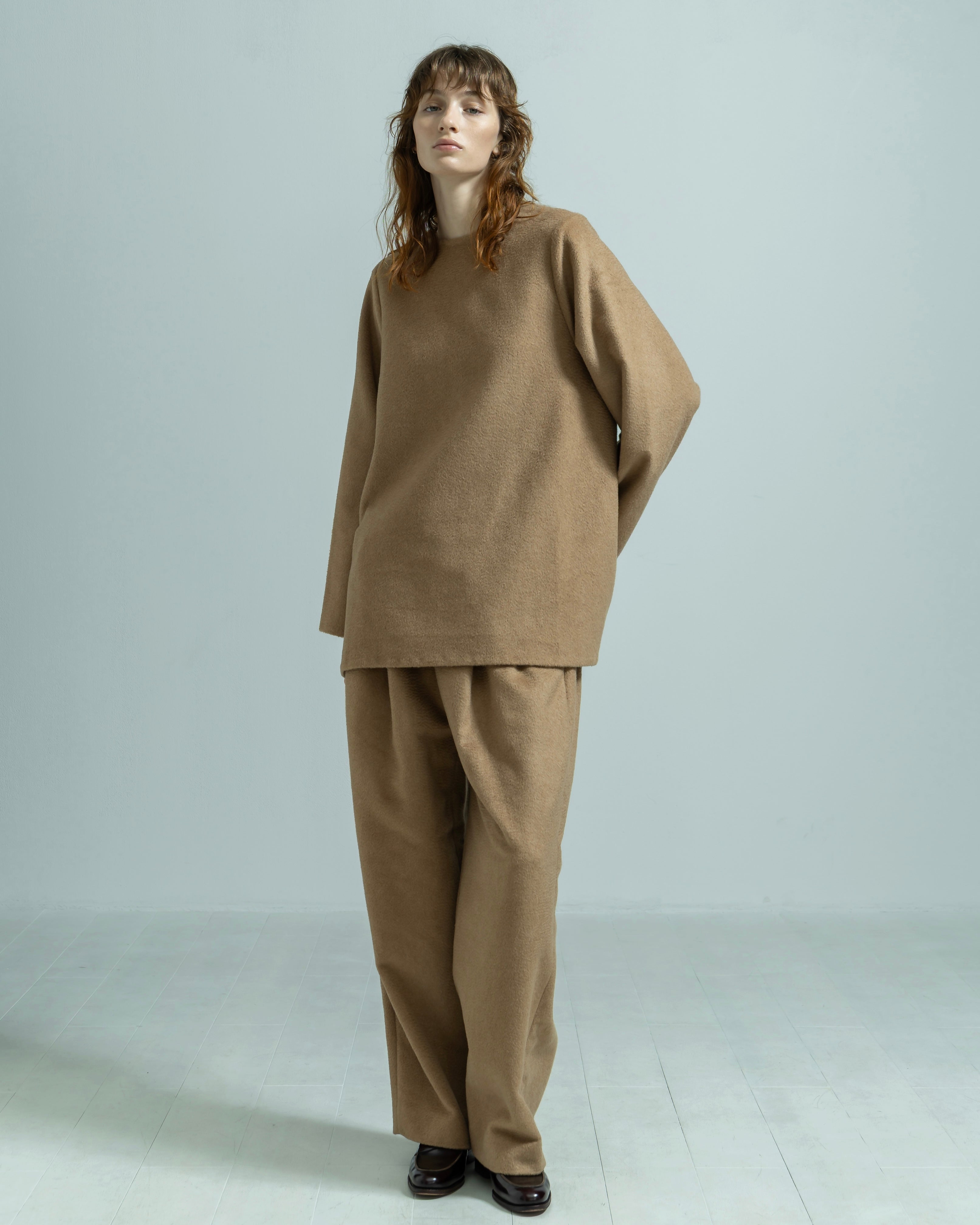 CAMEL WOOL RELAX PANTS（キャメルウールリラックスパンツ）｜BIYOMA