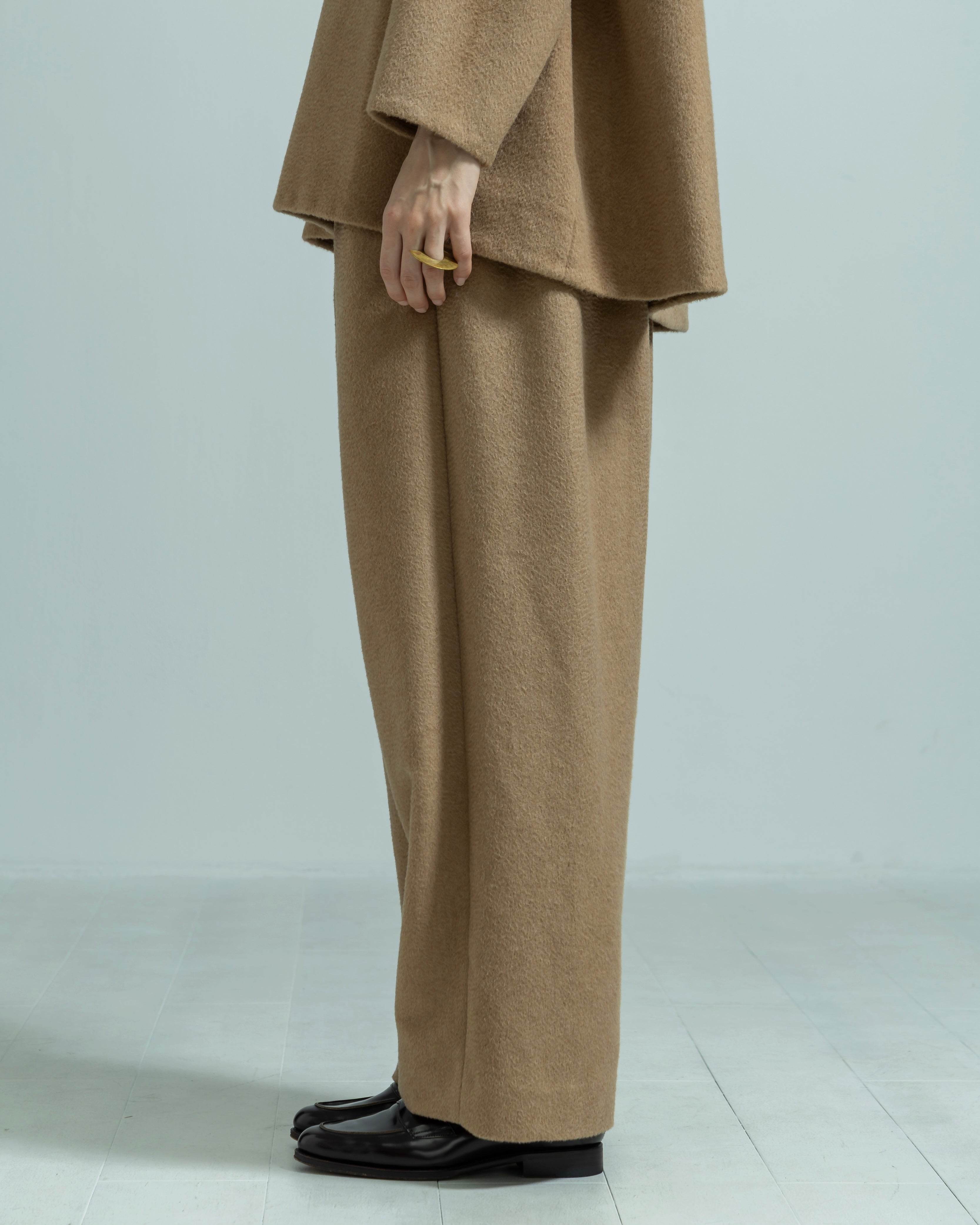 CAMEL WOOL RELAX PANTS（キャメルウールリラックスパンツ）｜BIYOMA（ビヨーマ）OFFICIAL ONLINE STORE
