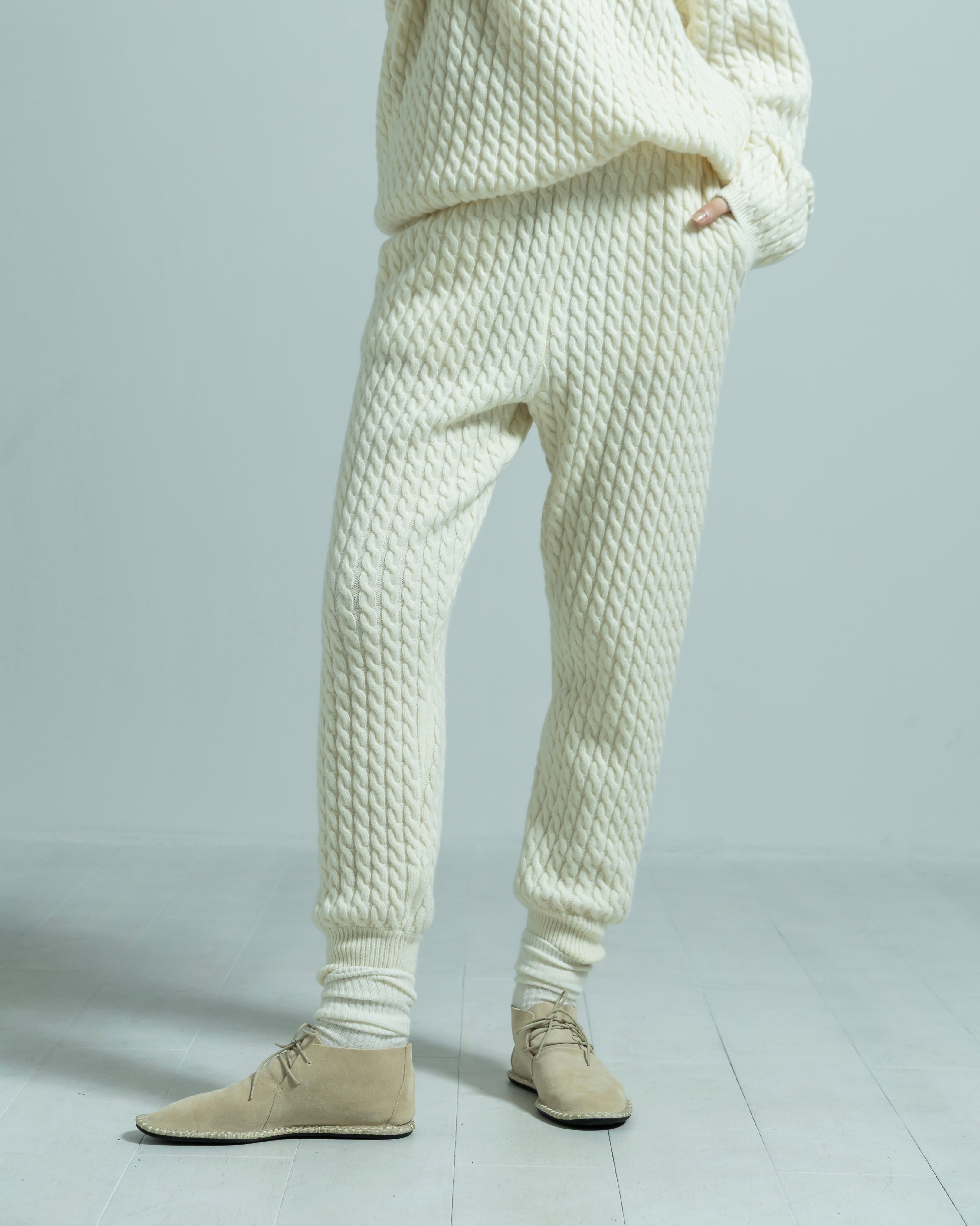 WOOL NYLON CABLE KNIT PANTS（ウールナイロンケーブルニットパンツ）｜BIYOMA（ビヨーマ）OFFICIAL ONLINE STORE