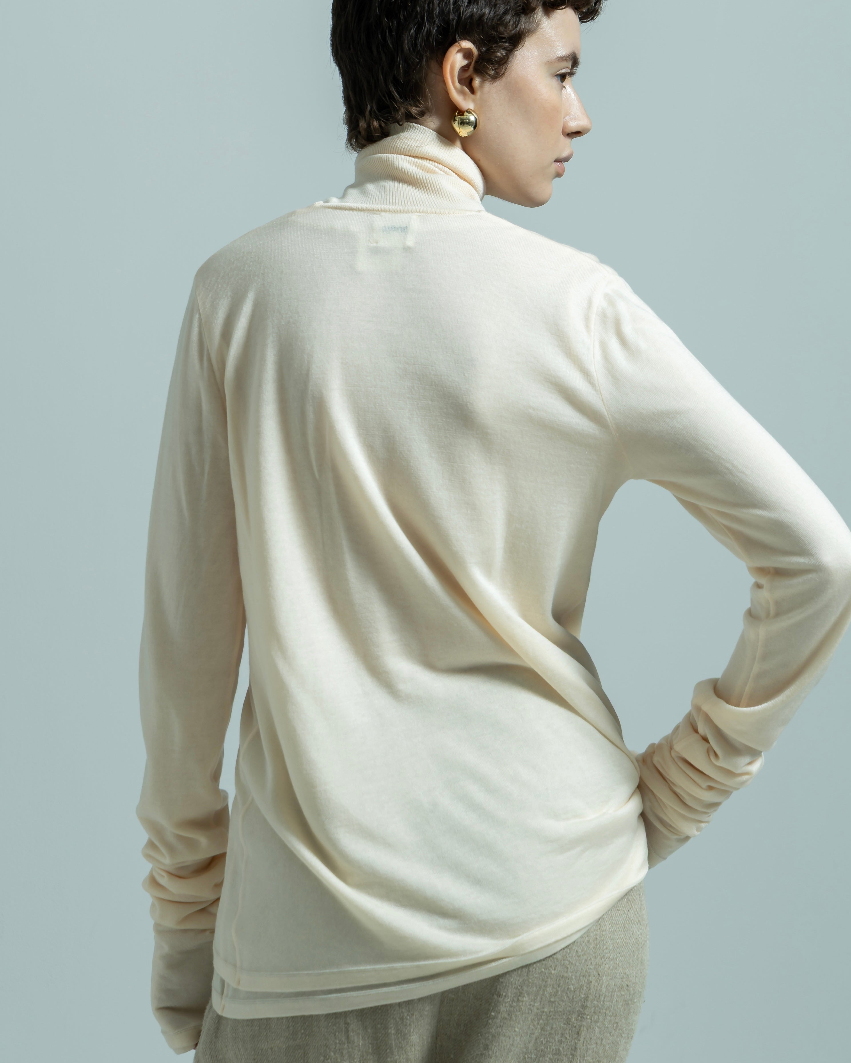LYOCELL CASHMERE TURTLENECK KNIT PULLOVER（リヨセルカシミヤタートルネックプルオーバー）｜BIYOMA（ビヨーマ）OFFICIAL ONLINE STORE